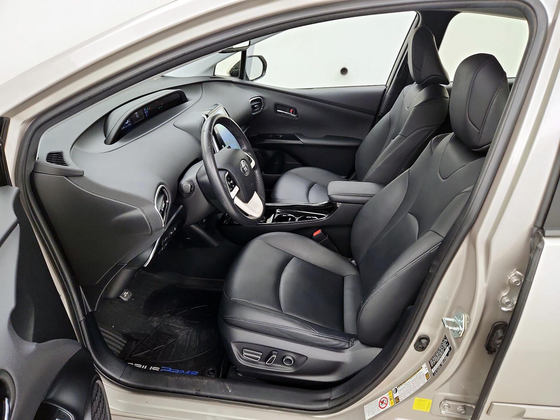 Thumbnail: 2017 Toyota Prius Prime - 11