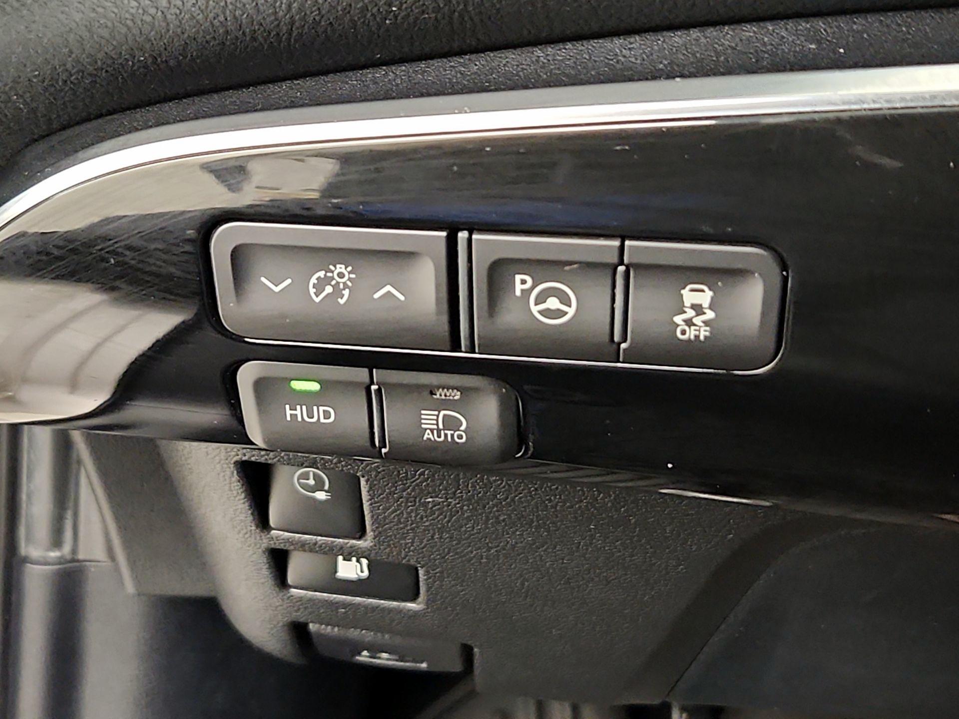 Thumbnail: 2017 Toyota Prius Prime - 13