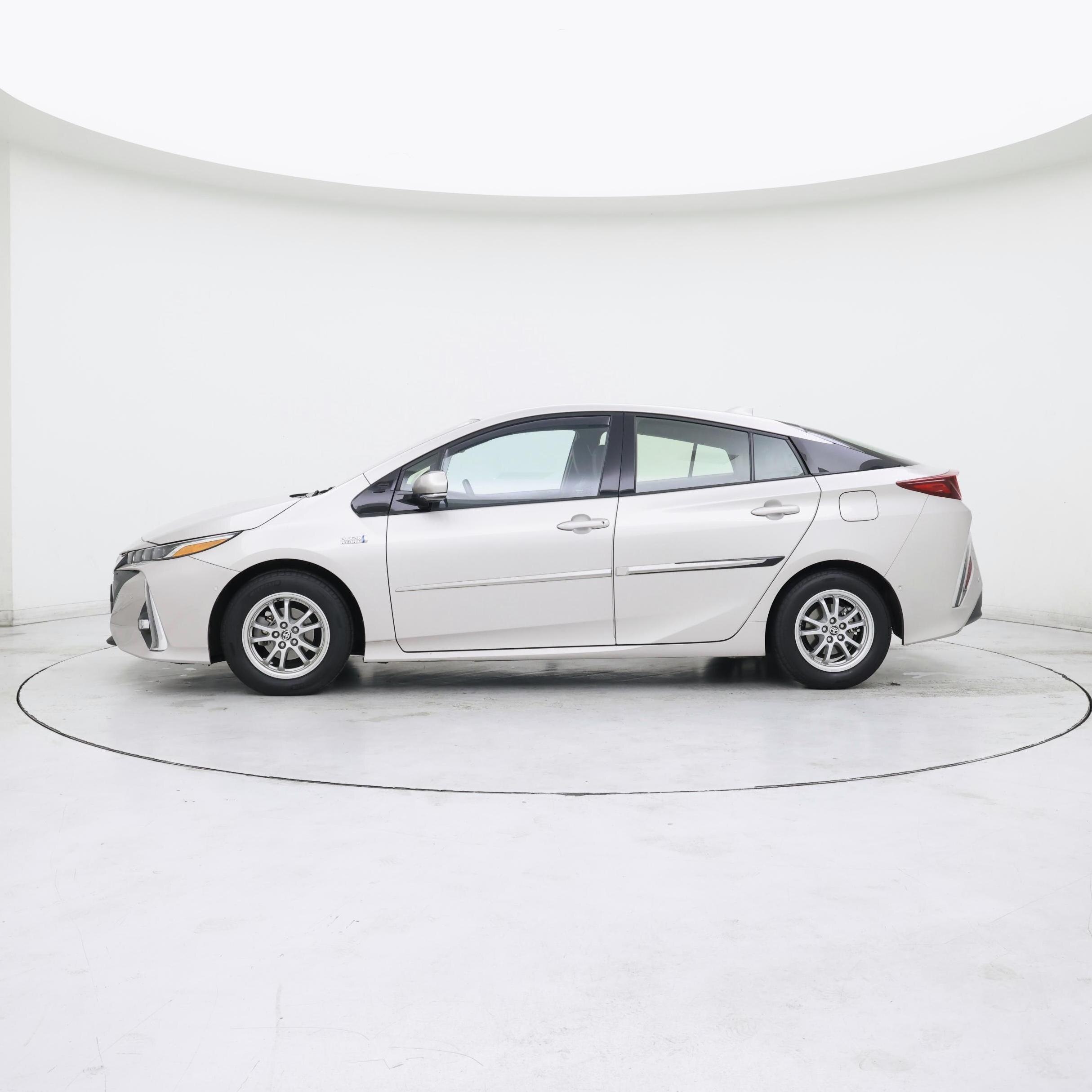 Thumbnail: 2017 Toyota Prius Prime - 3