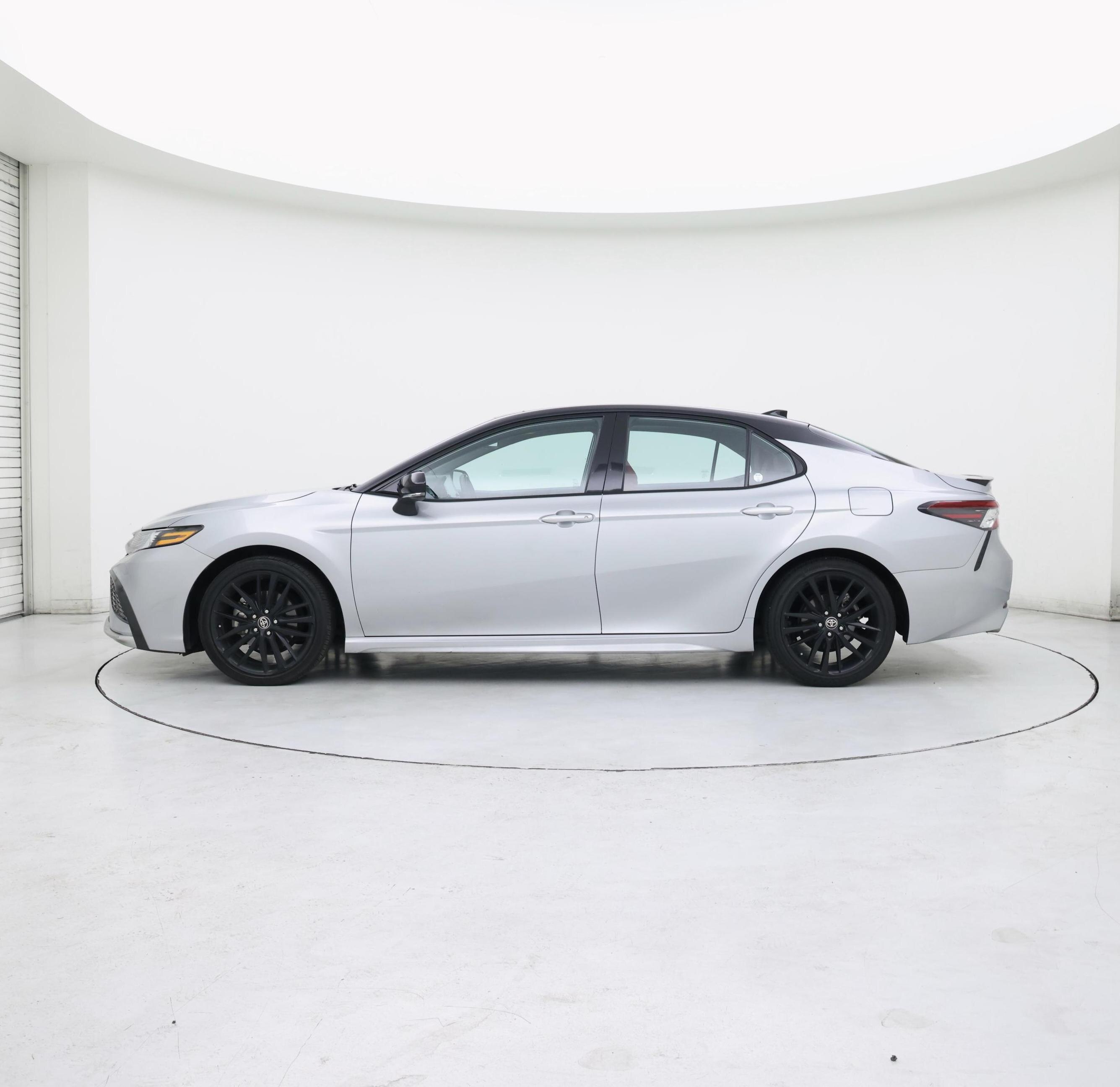 Thumbnail: 2023 Toyota Camry - 3