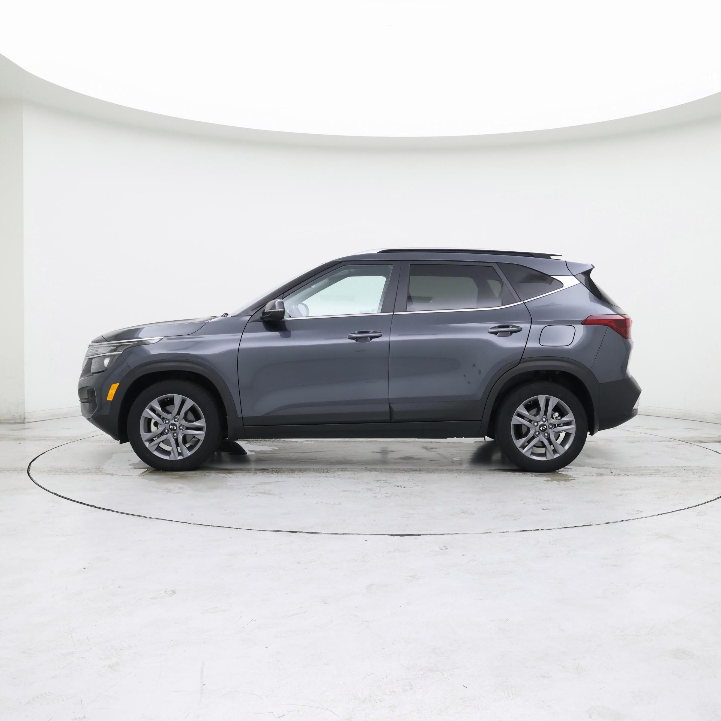 Thumbnail: 2021 Kia Seltos - 3