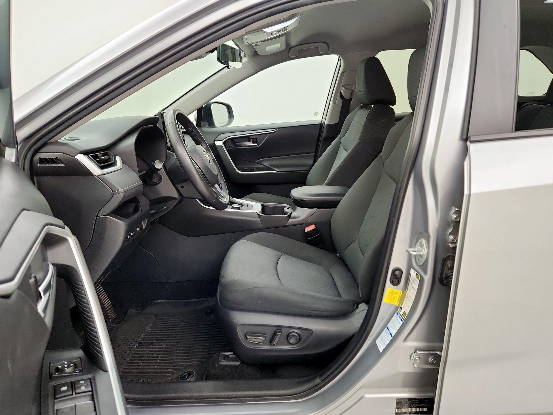 Thumbnail: 2022 Toyota RAV4 - 11