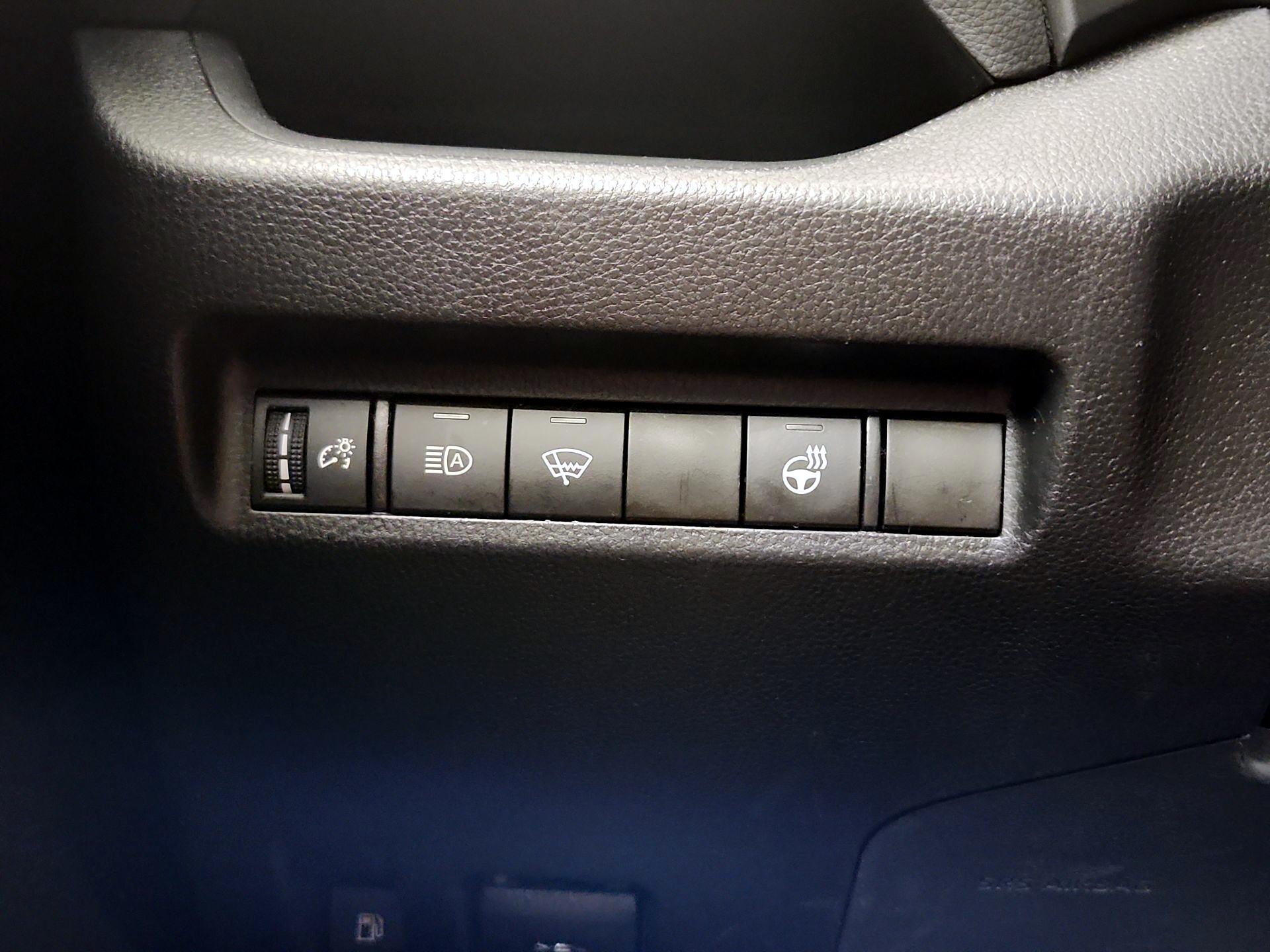 Thumbnail: 2022 Toyota RAV4 - 13