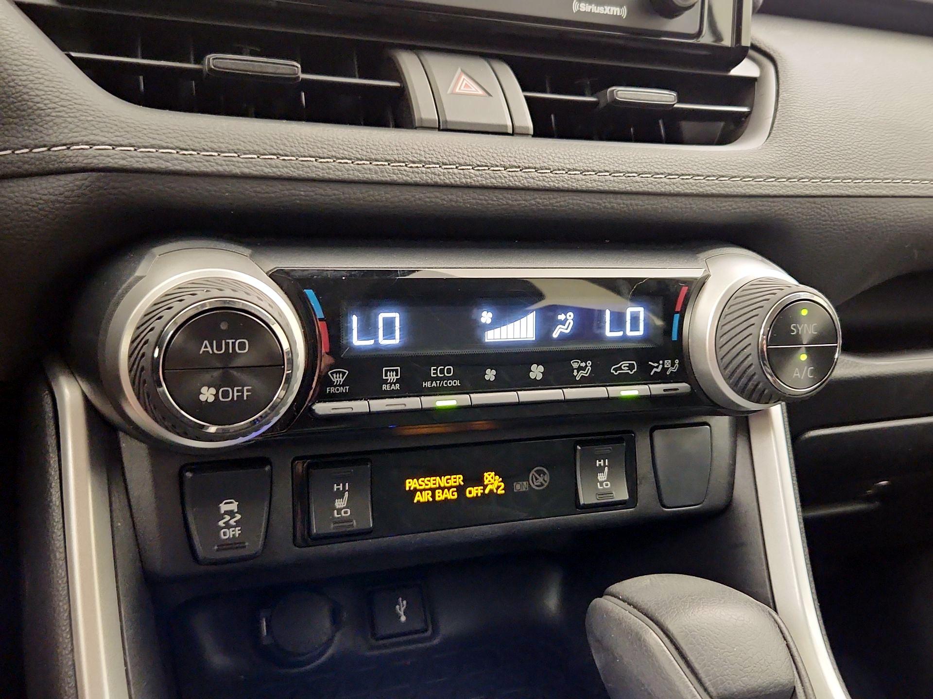 Thumbnail: 2022 Toyota RAV4 - 16