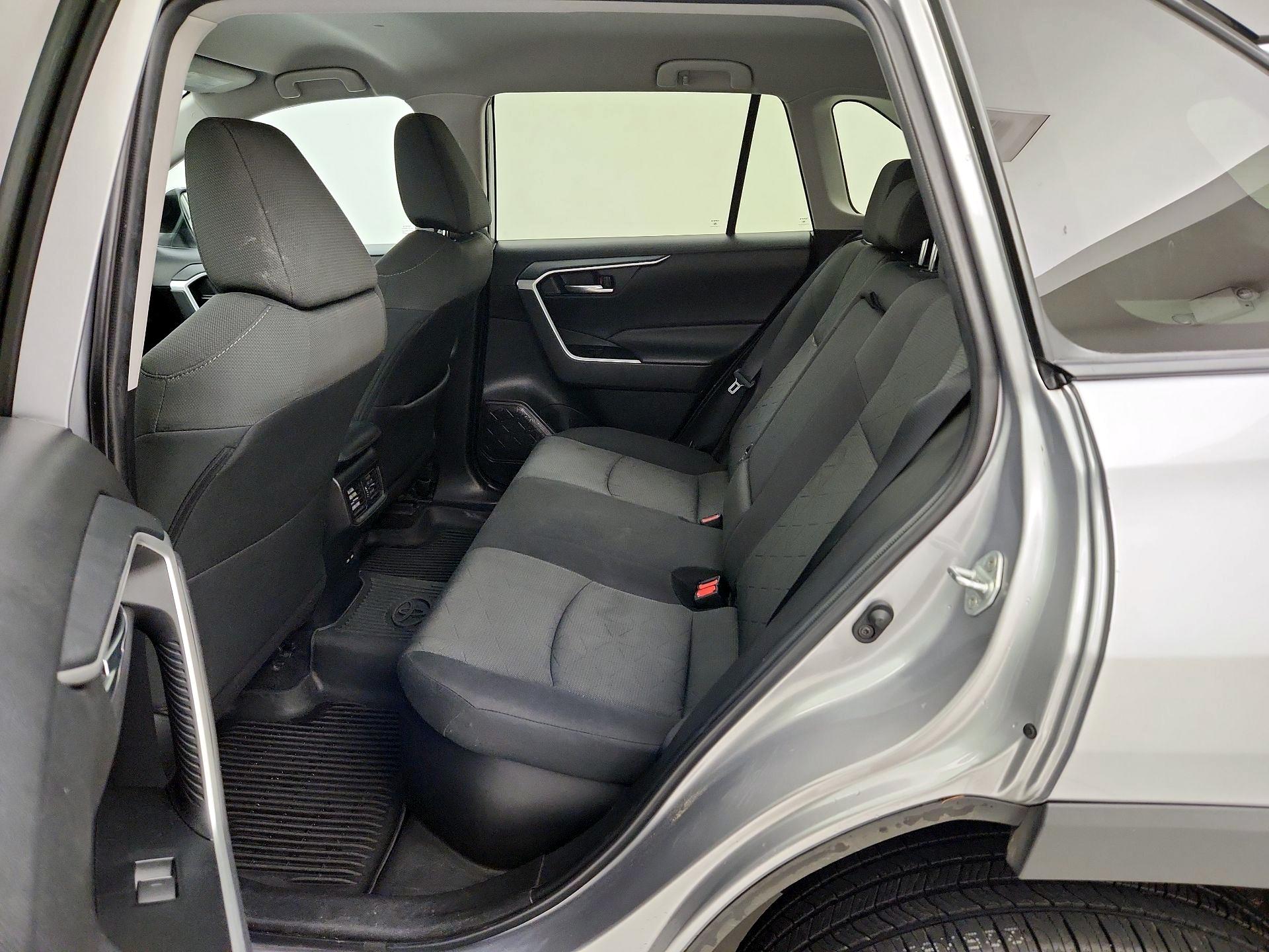 Thumbnail: 2022 Toyota RAV4 - 19