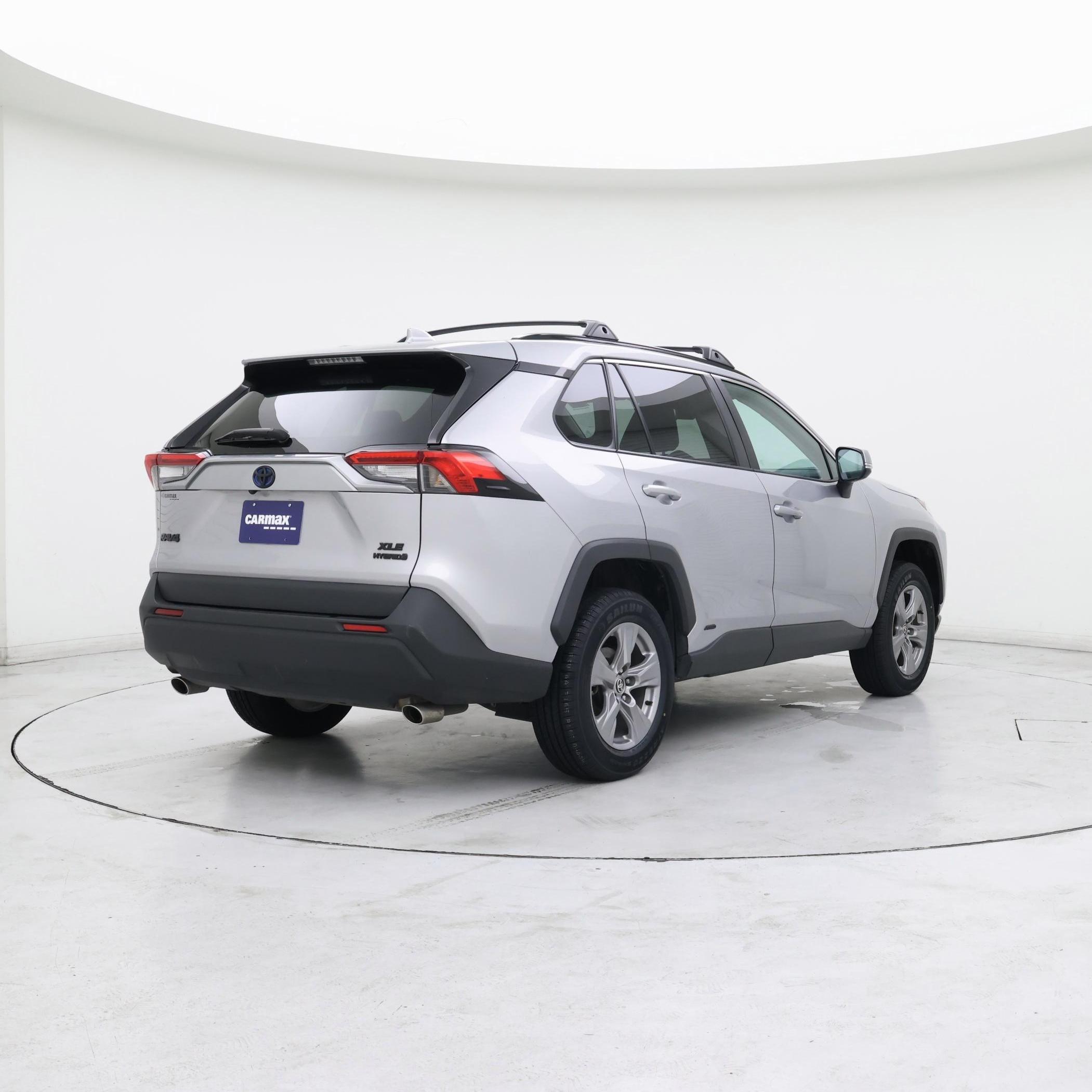 Thumbnail: 2022 Toyota RAV4 - 8