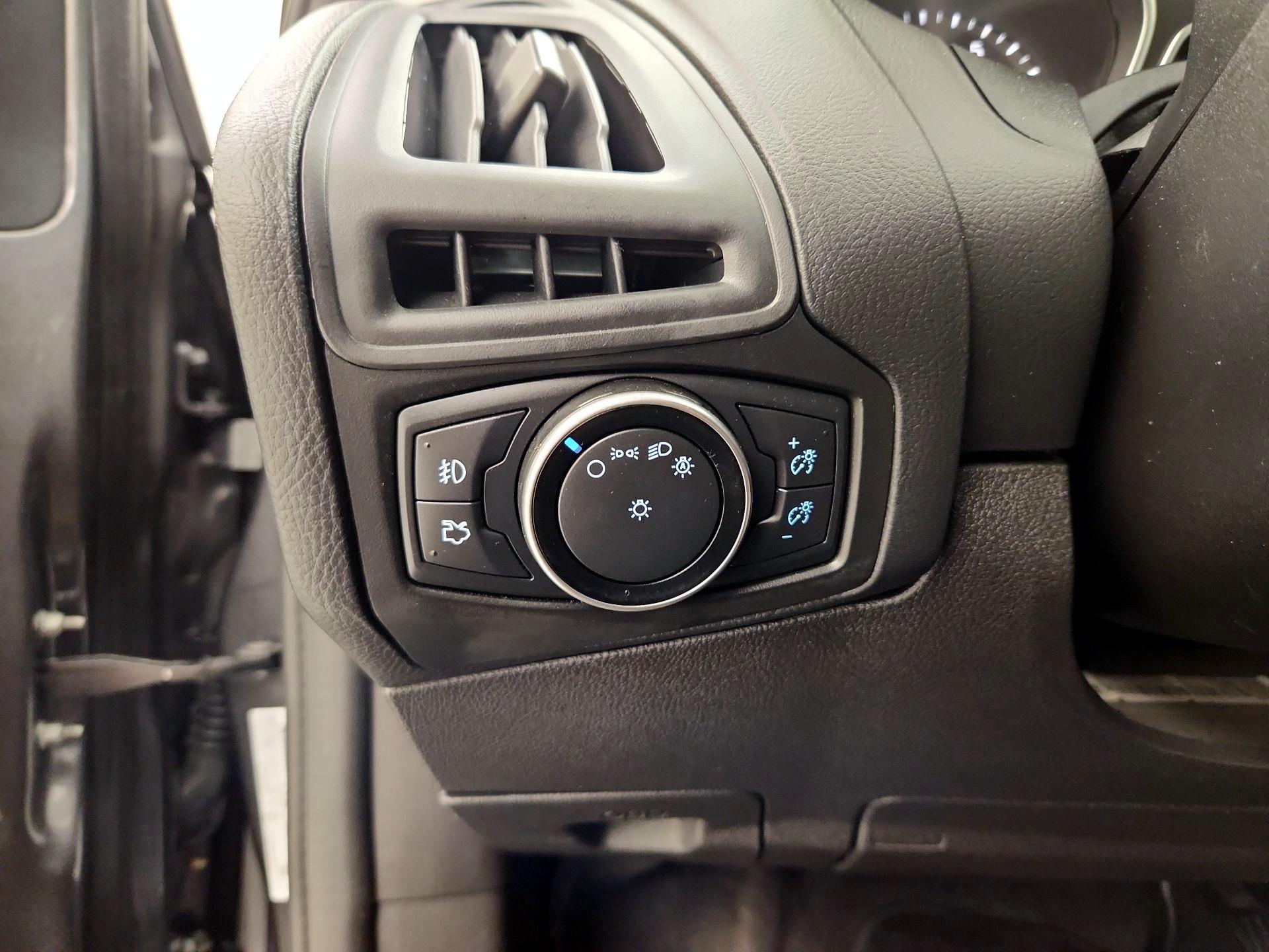 Thumbnail: 2018 Ford Focus - 13