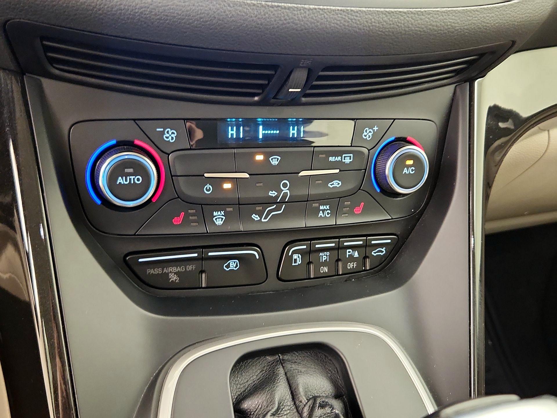 Thumbnail: 2017 Ford C-Max - 17