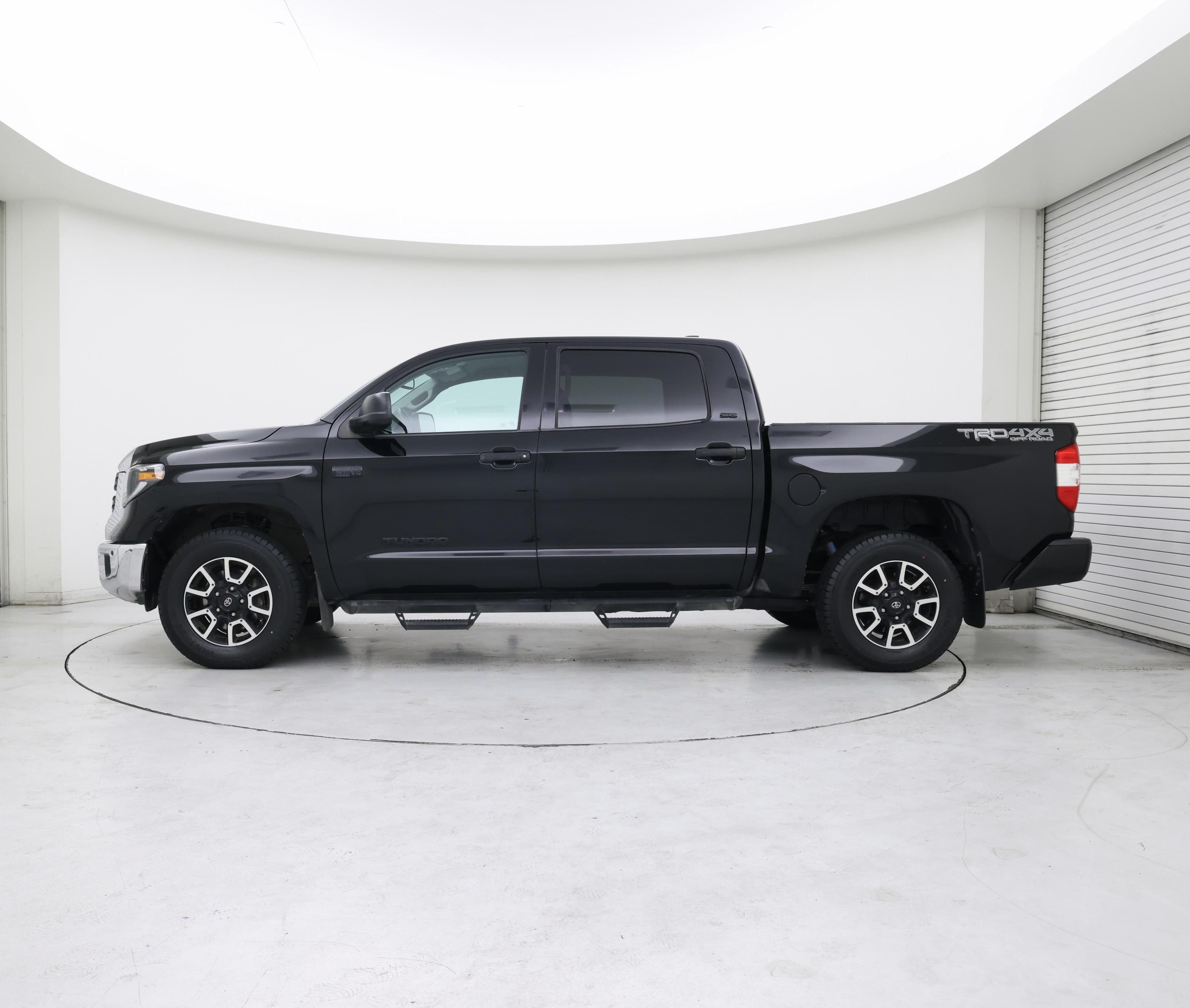 Thumbnail: 2020 Toyota Tundra - 3