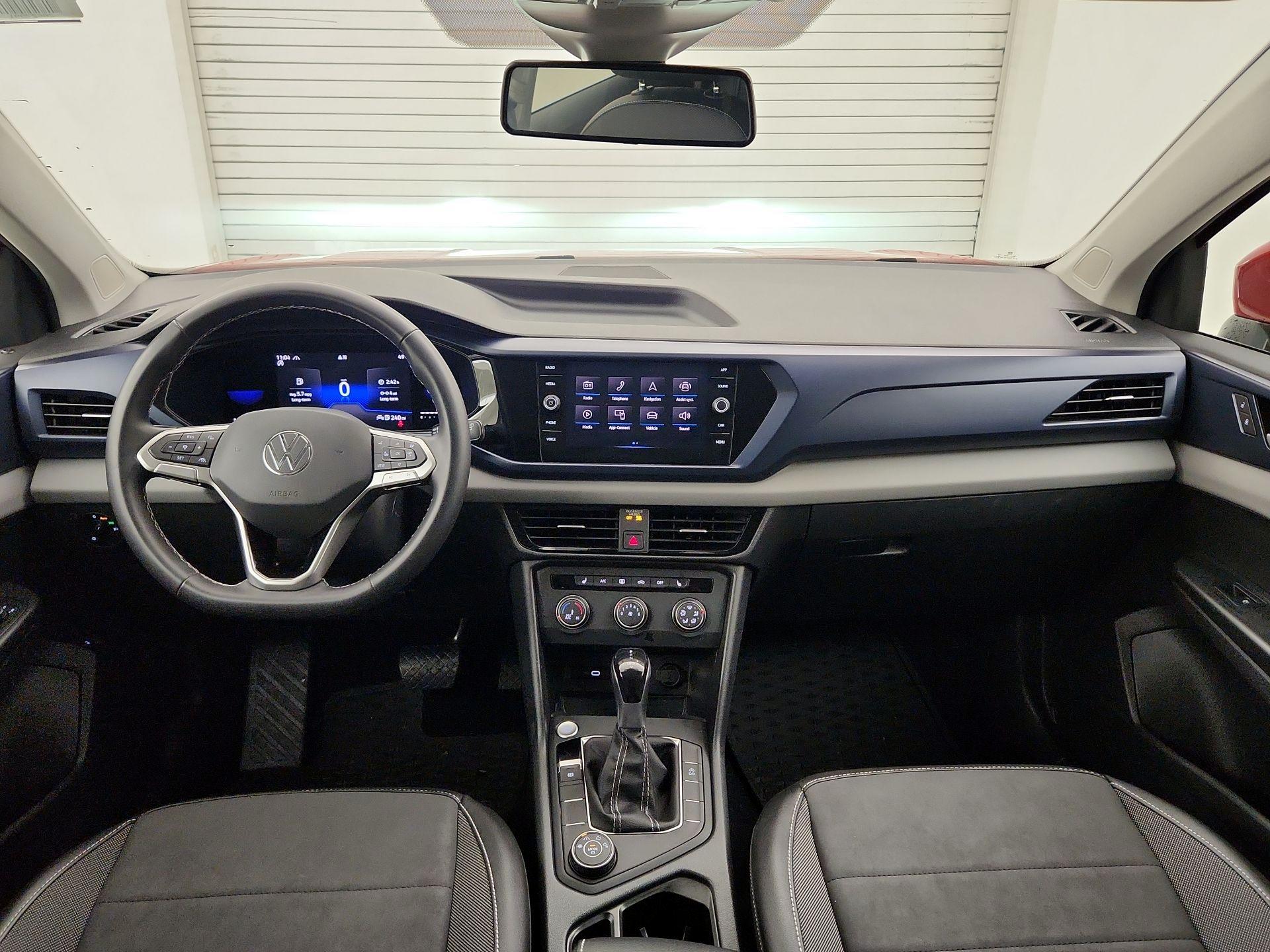 Thumbnail: 2022 Volkswagen Taos - 9