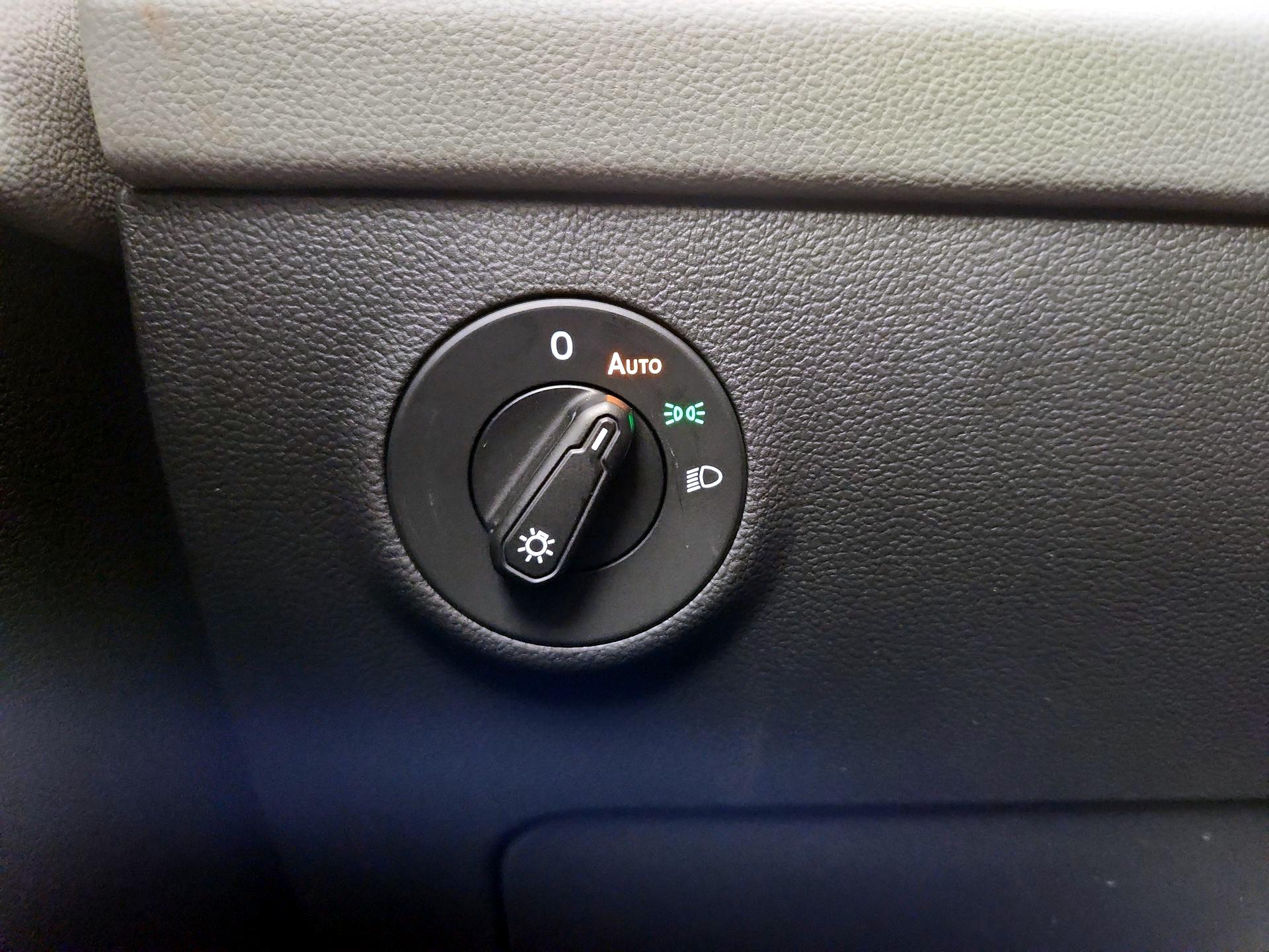 Thumbnail: 2022 Volkswagen Taos - 13