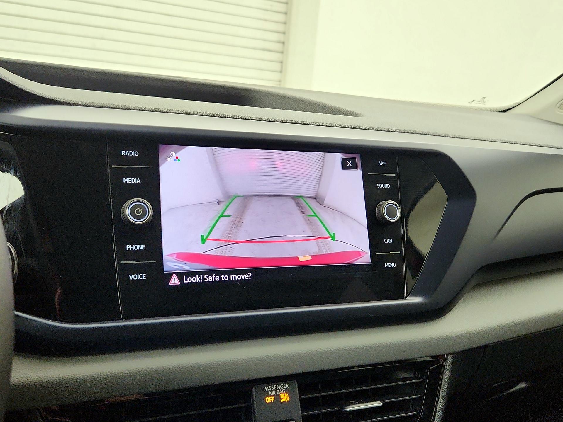 Thumbnail: 2022 Volkswagen Taos - 14