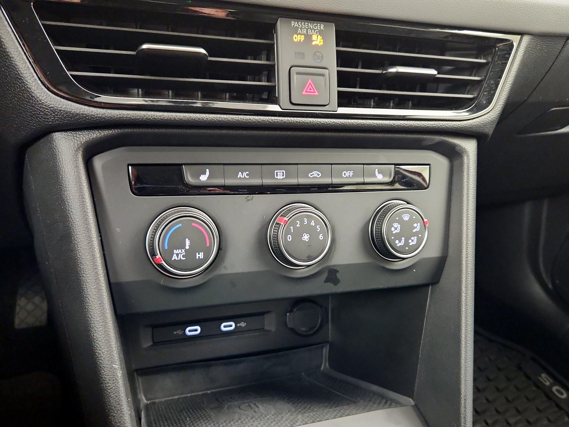 Thumbnail: 2022 Volkswagen Taos - 16