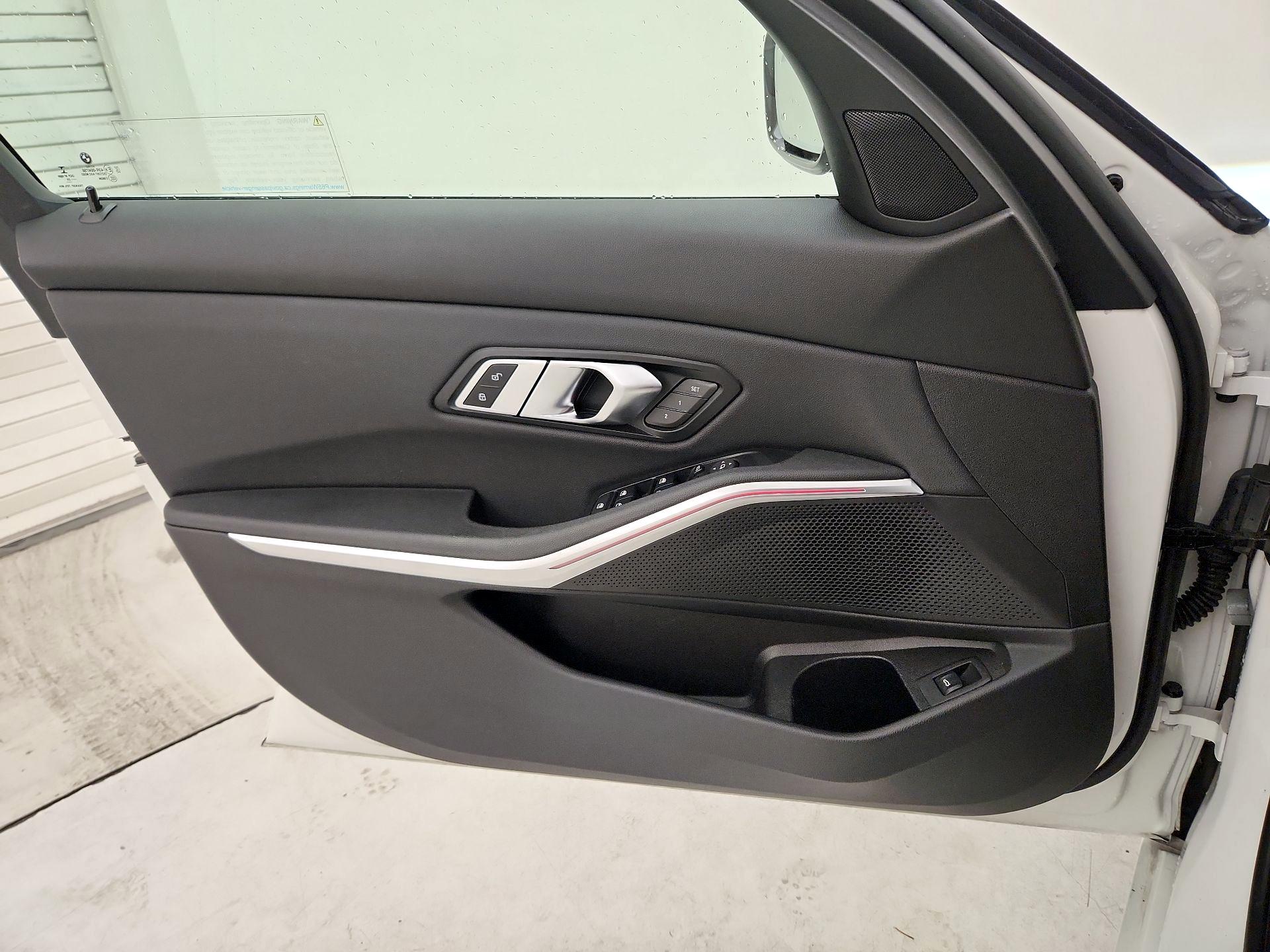 Thumbnail: 2020 BMW 3 Series - 12