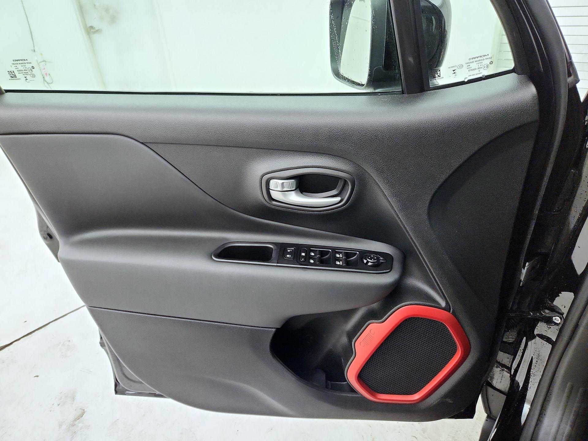 Thumbnail: 2023 Jeep Renegade - 12