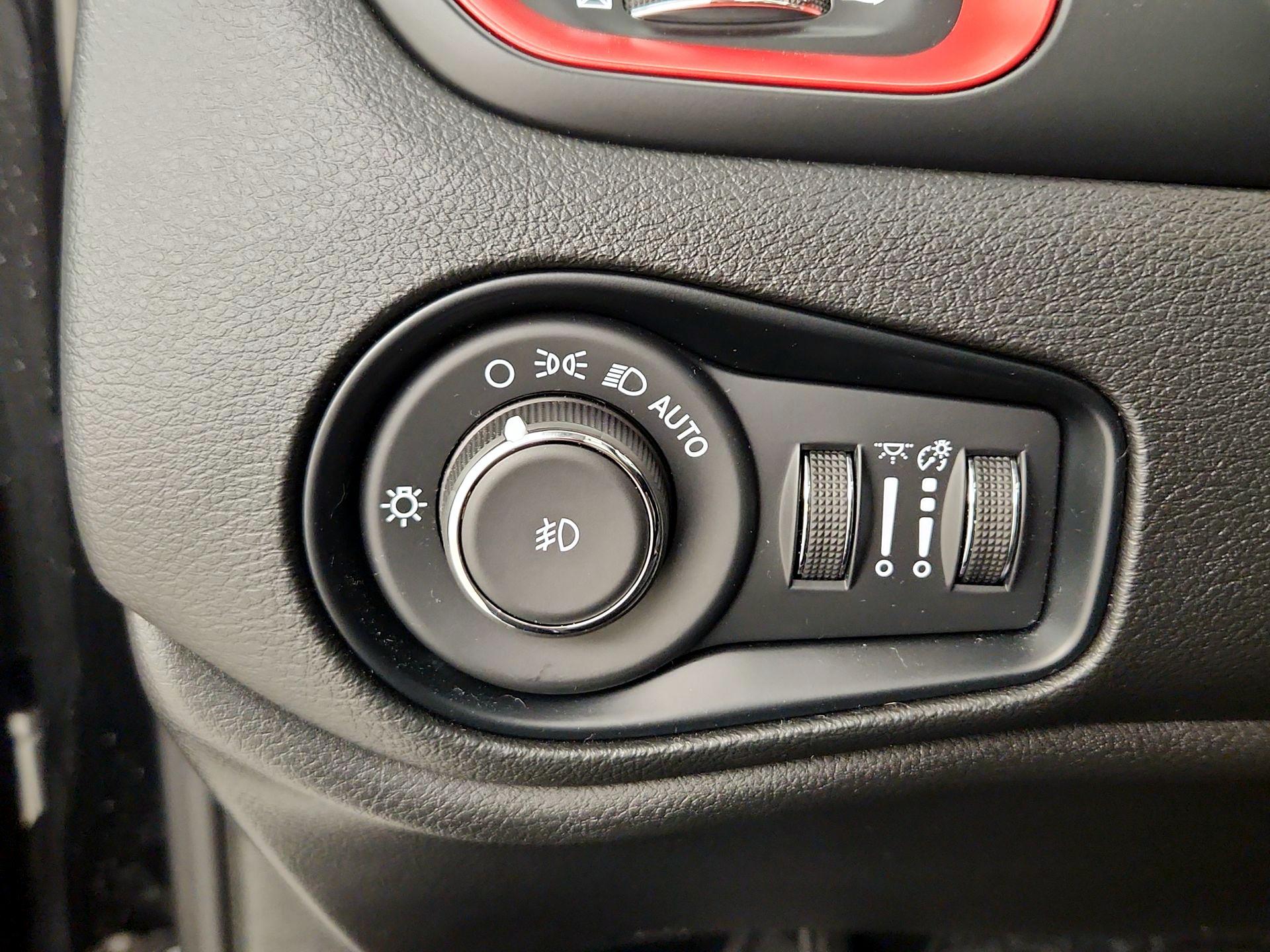 Thumbnail: 2023 Jeep Renegade - 13