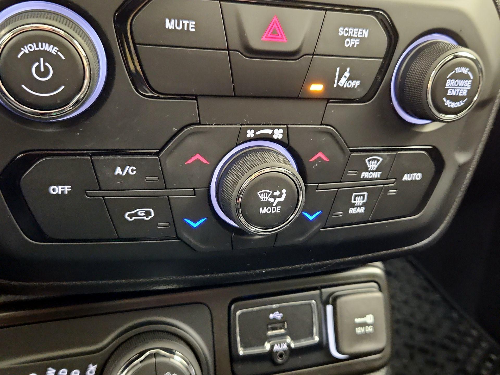 Thumbnail: 2023 Jeep Renegade - 17