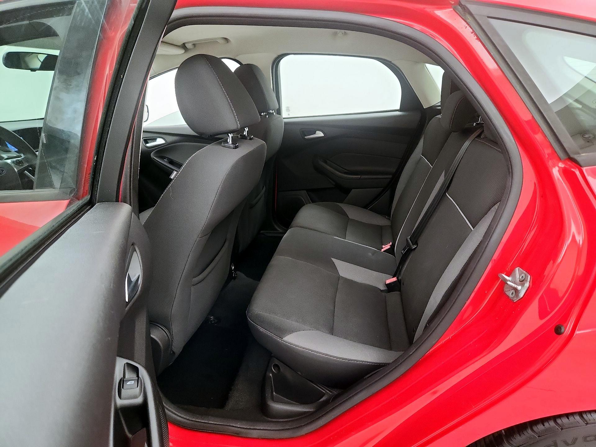 Thumbnail: 2014 Ford Focus - 18