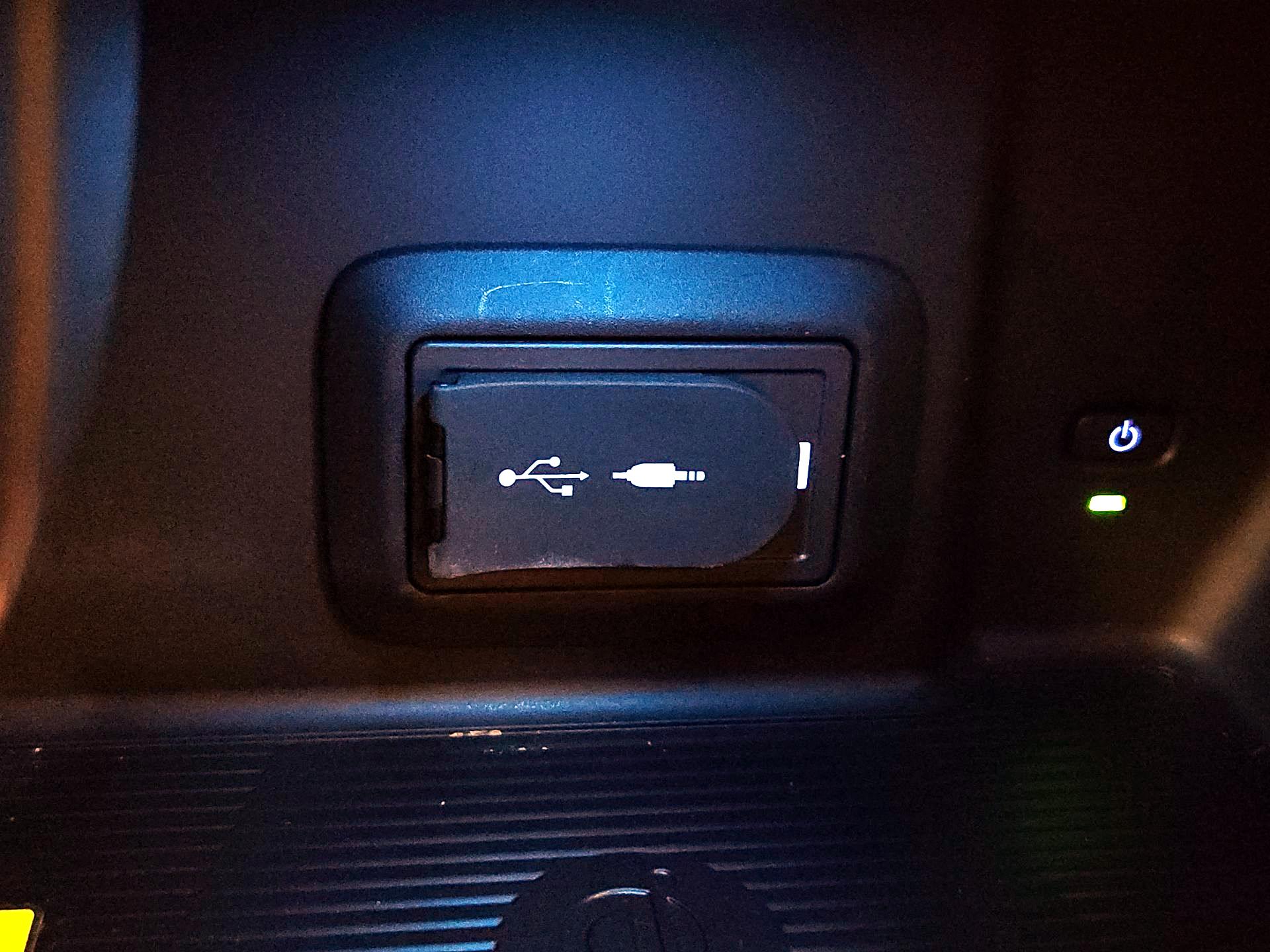 Thumbnail: 2022 Toyota Venza - 18