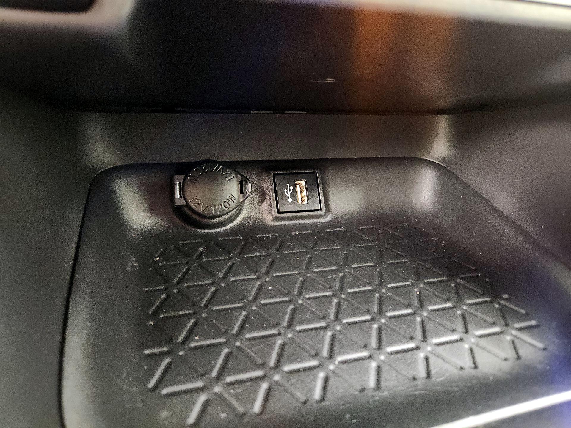 Thumbnail: 2024 Toyota RAV4 - 18