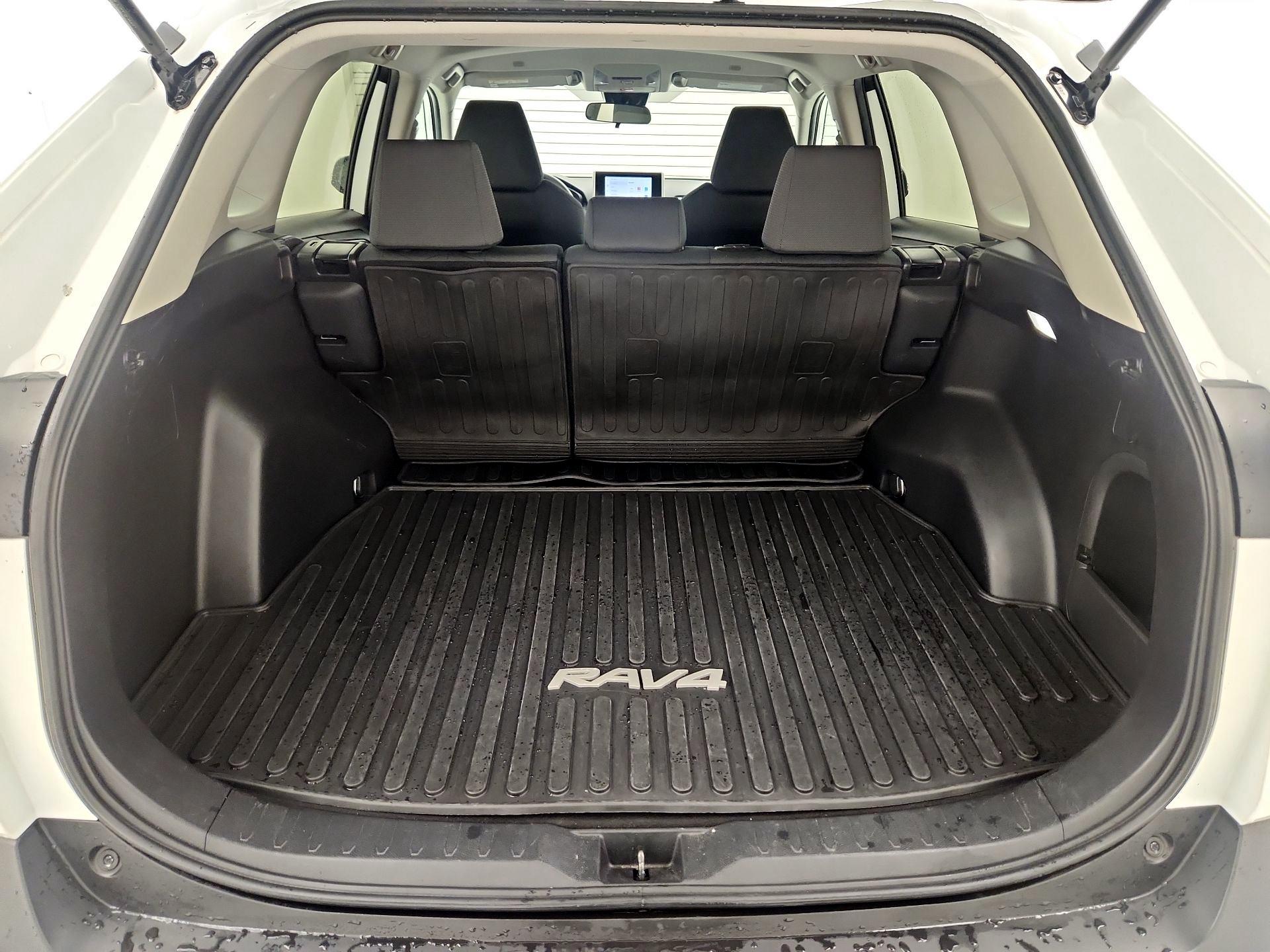 Thumbnail: 2024 Toyota RAV4 - 20