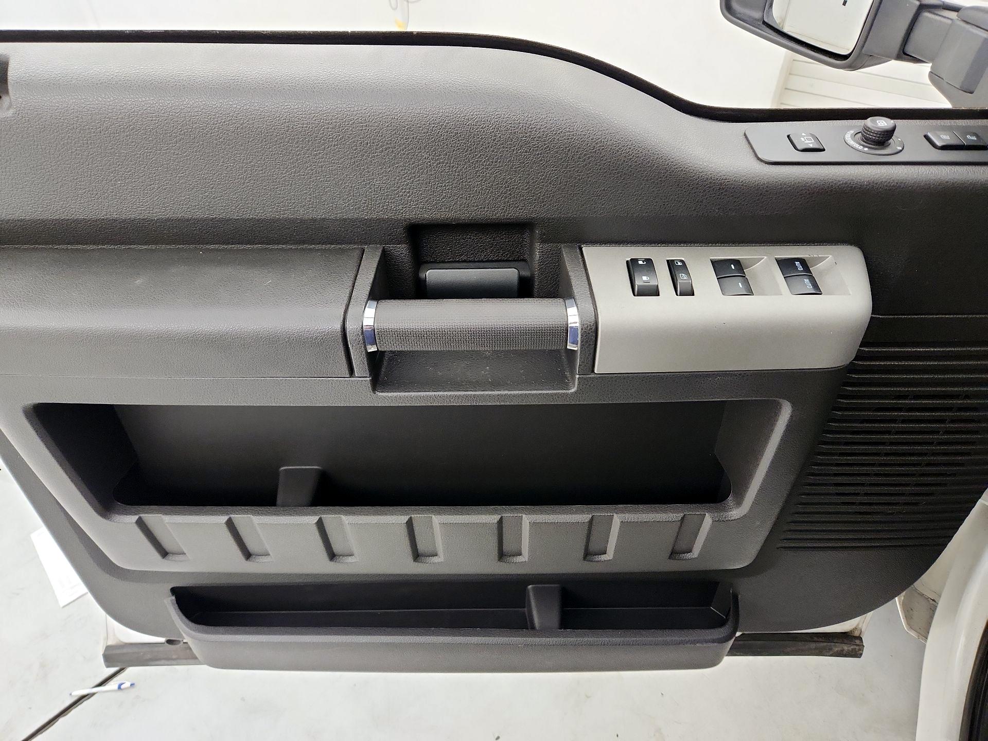 Thumbnail: 2015 Ford F-350 - 12