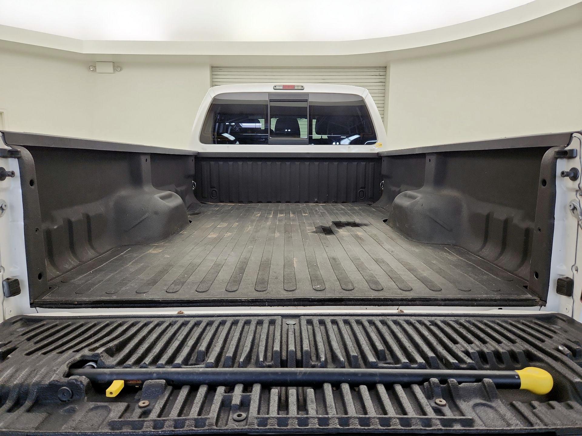 Thumbnail: 2015 Ford F-350 - 20