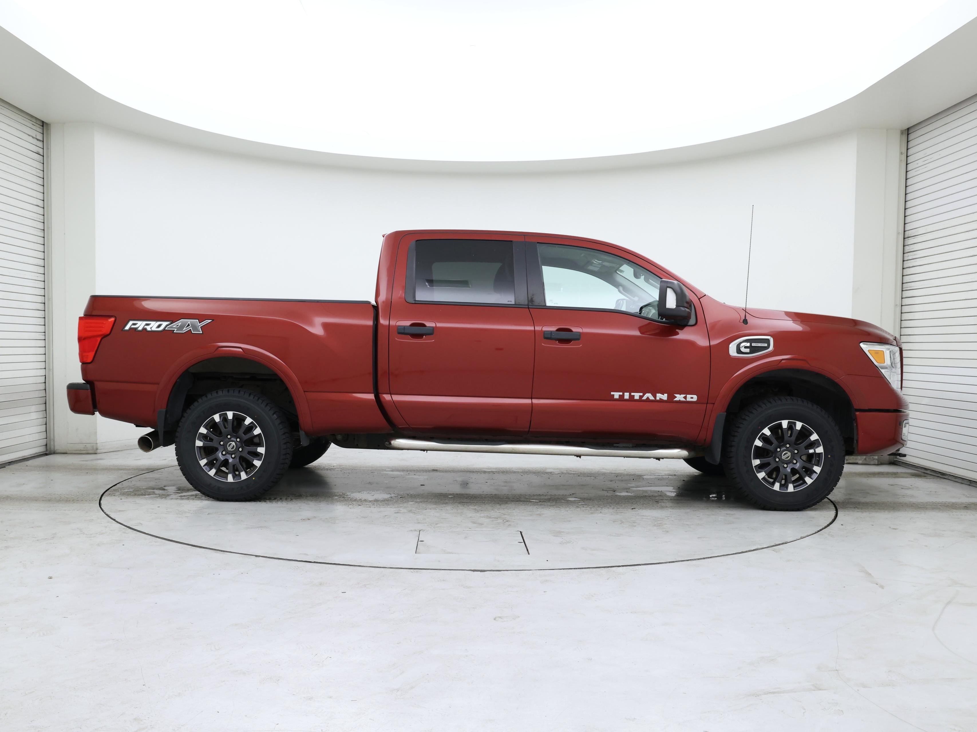 Thumbnail: 2018 Nissan Titan - 7