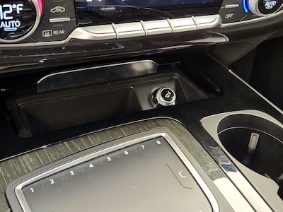 USB/AUX Ports