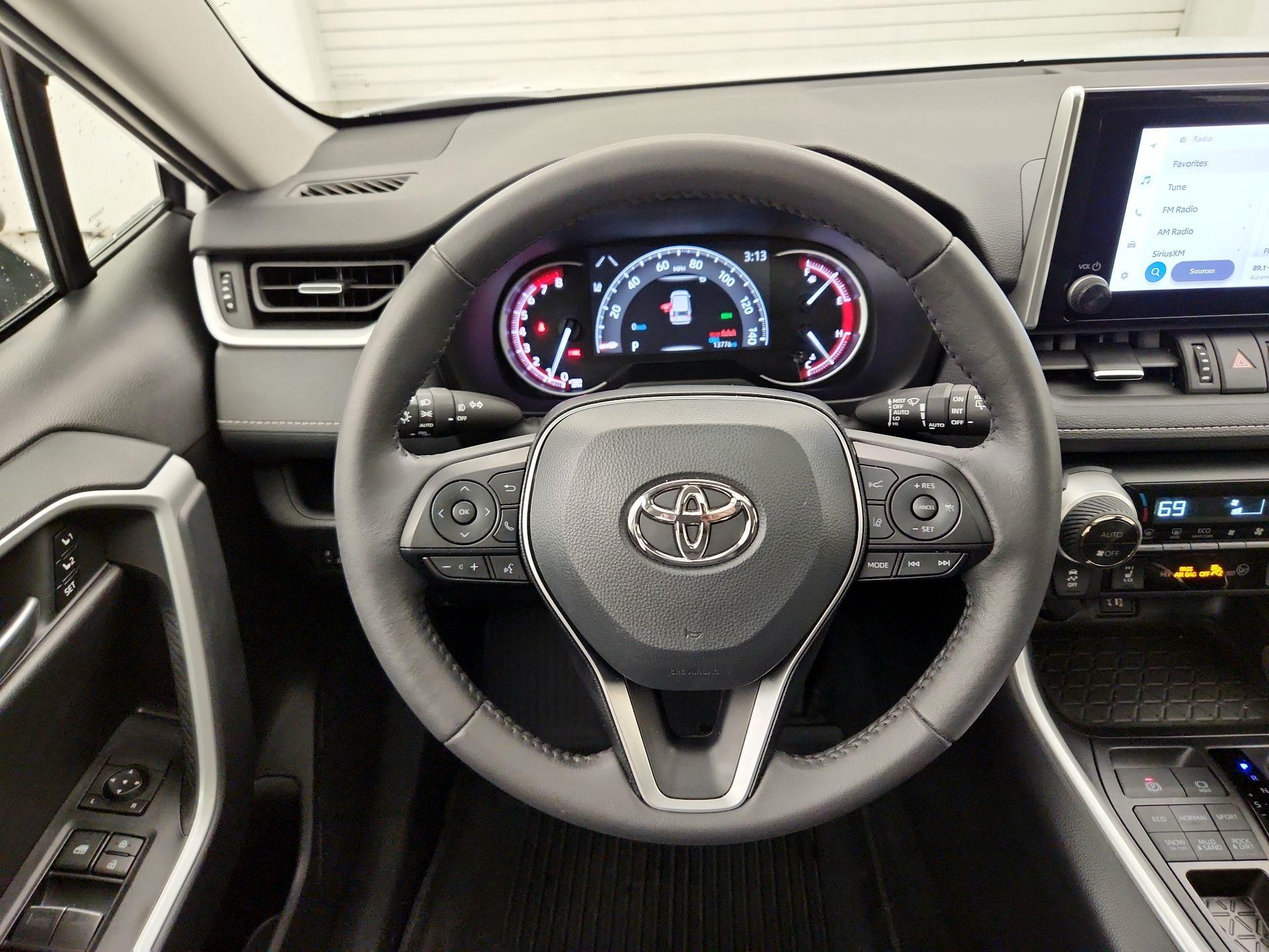 Thumbnail: 2025 Toyota RAV4 - 10