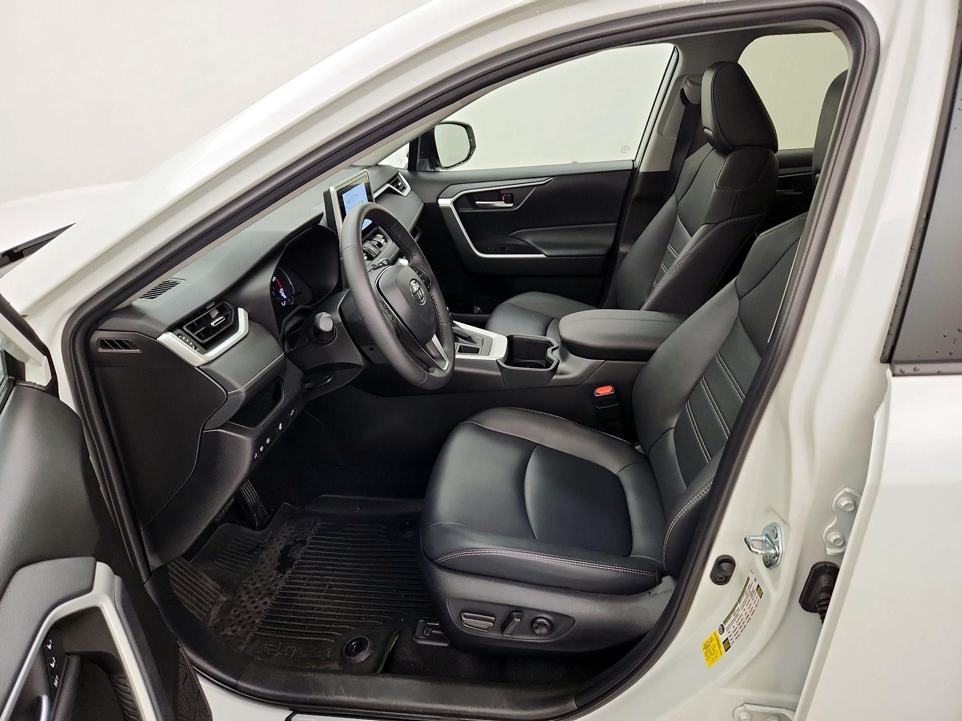 Thumbnail: 2025 Toyota RAV4 - 11