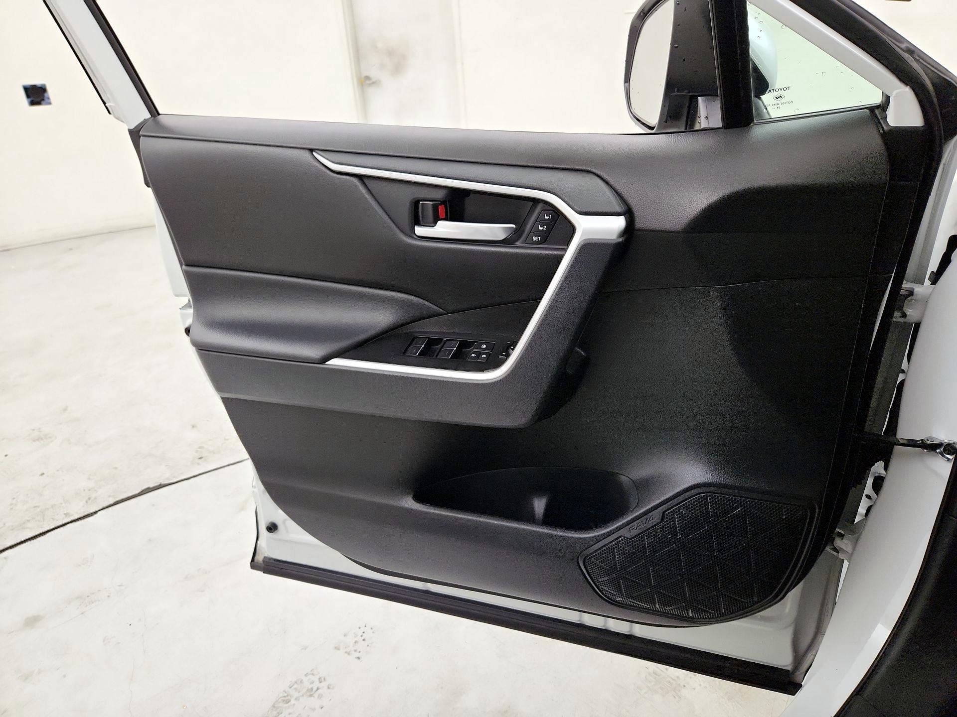 Thumbnail: 2025 Toyota RAV4 - 12