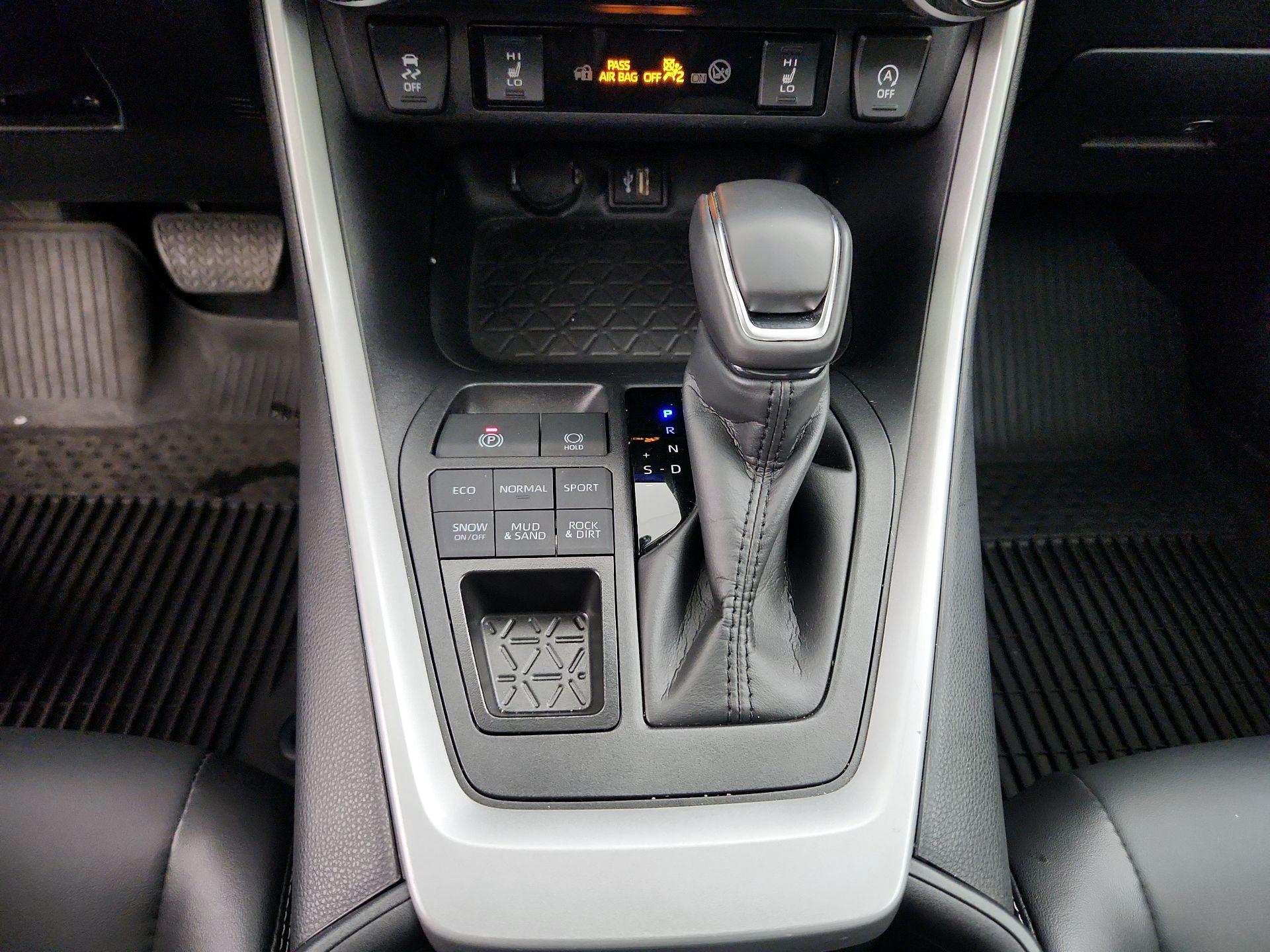 Thumbnail: 2025 Toyota RAV4 - 17