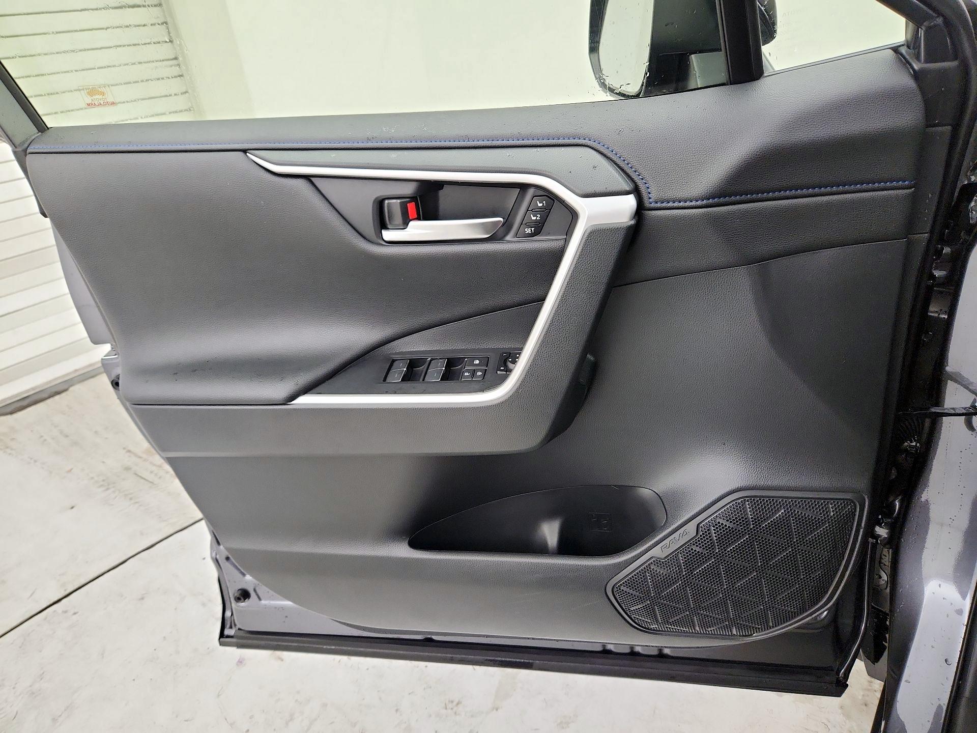 Thumbnail: 2025 Toyota RAV4 - 12