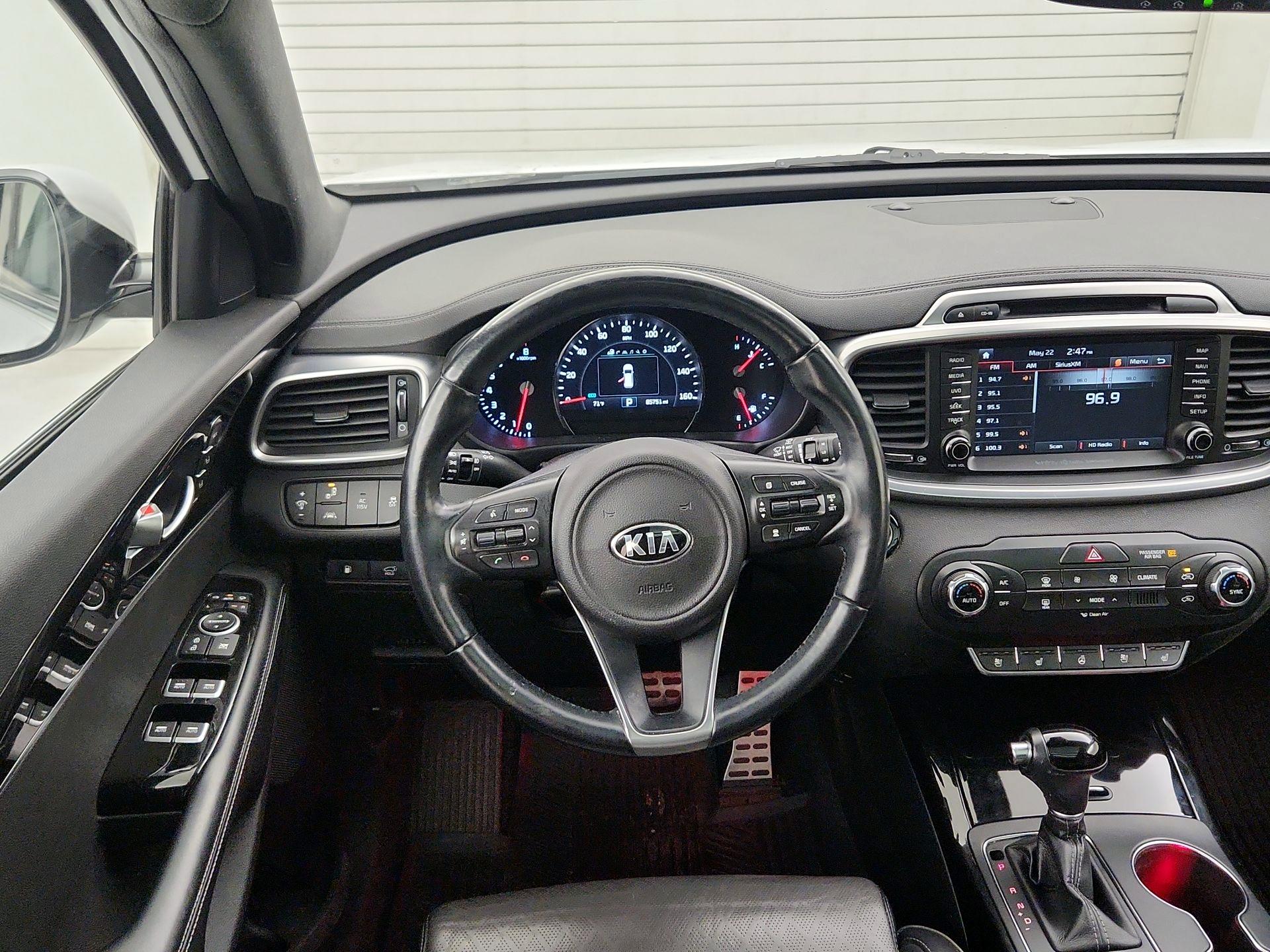 Thumbnail: 2016 Kia Sorento - 10