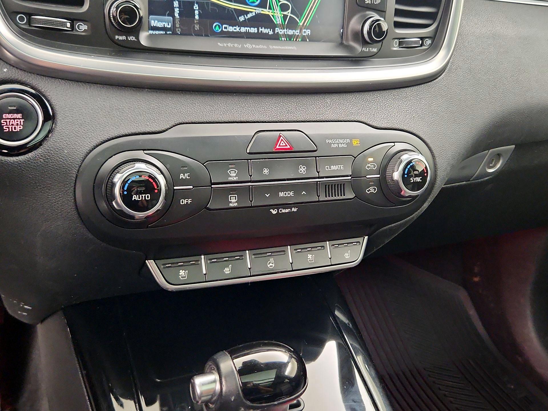Thumbnail: 2016 Kia Sorento - 17