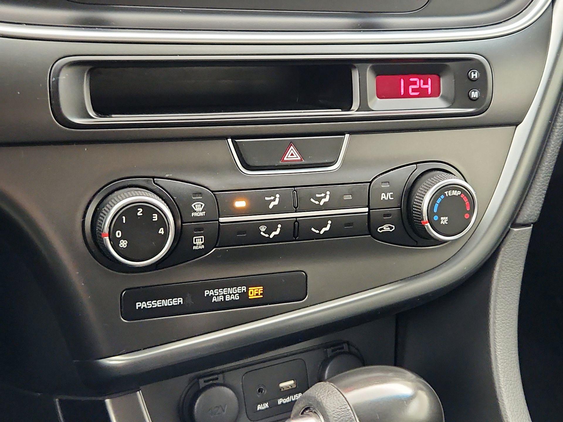 Thumbnail: 2015 Kia Optima - 15