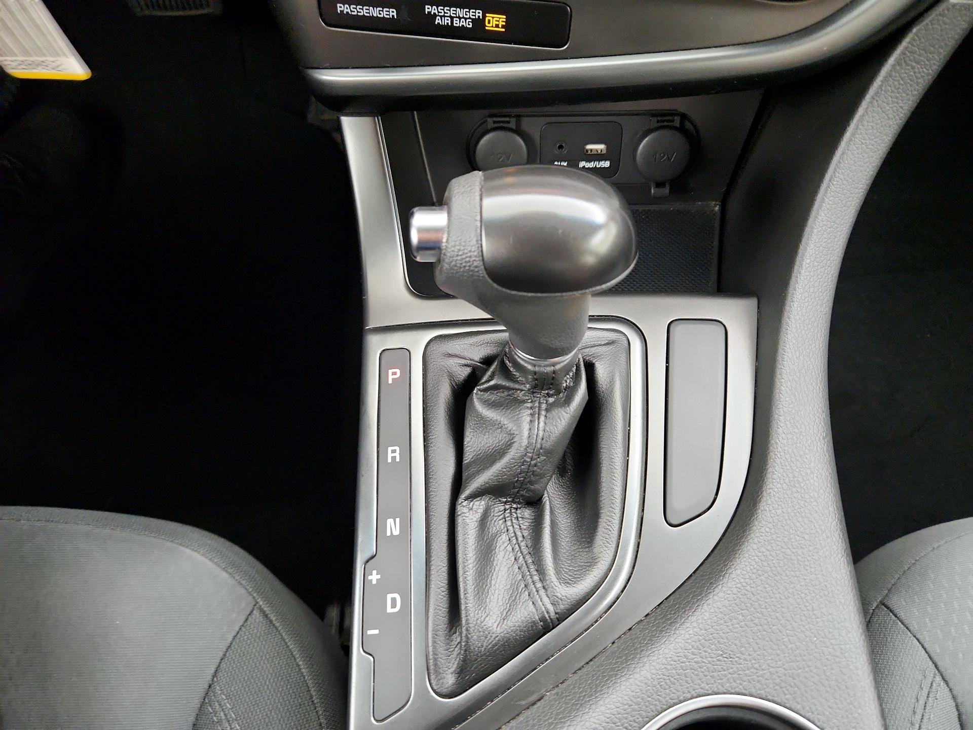 Thumbnail: 2015 Kia Optima - 16