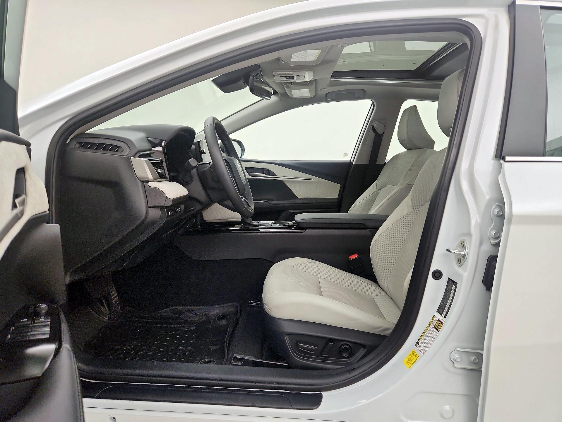 Thumbnail: 2025 Toyota Camry - 19