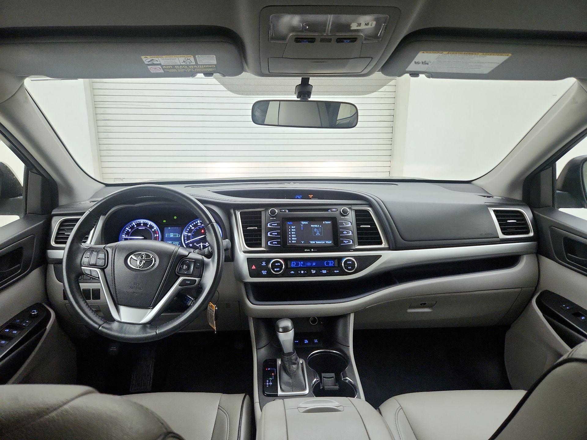 Thumbnail: 2014 Toyota Highlander - 9