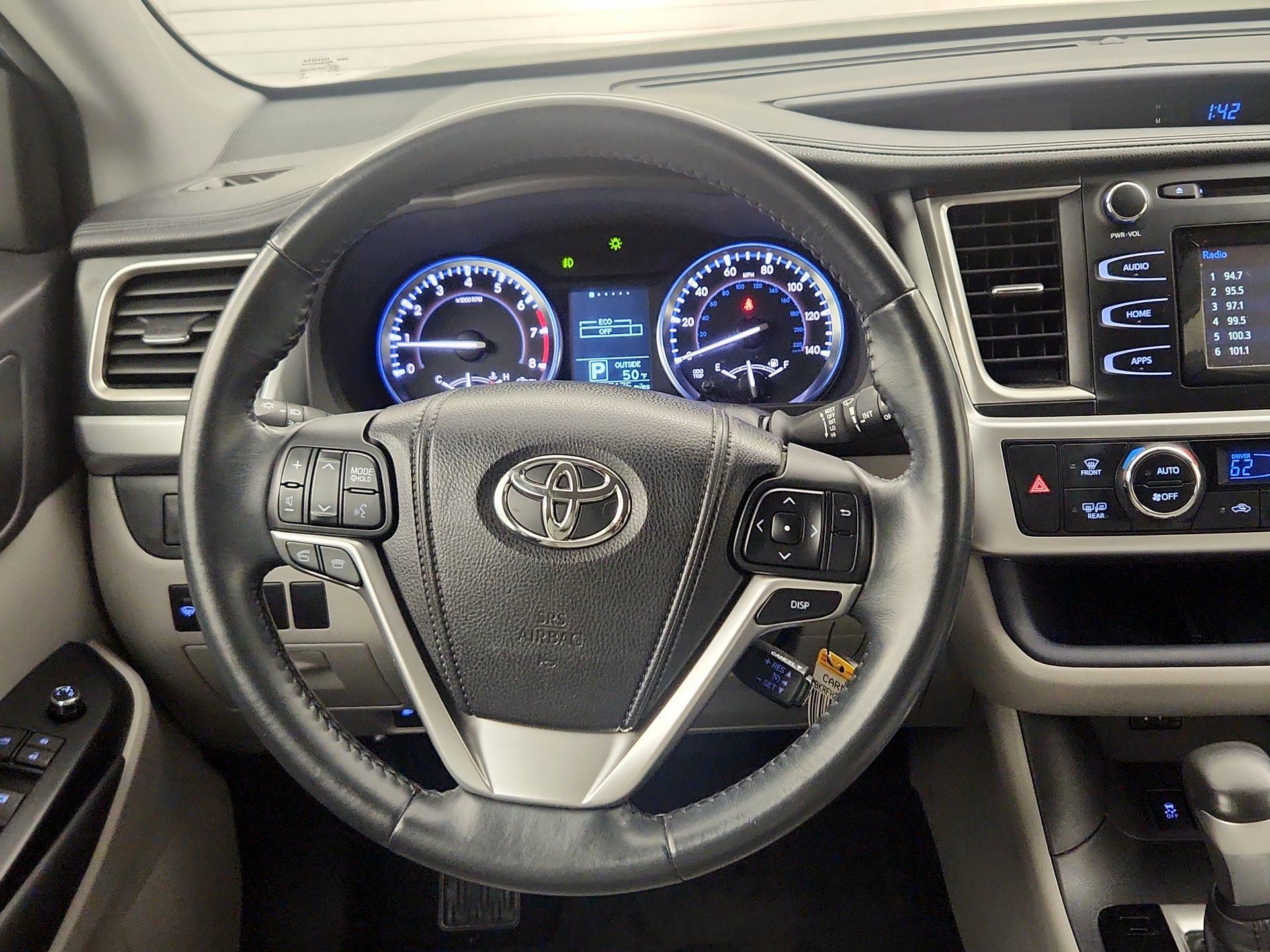 Thumbnail: 2014 Toyota Highlander - 10