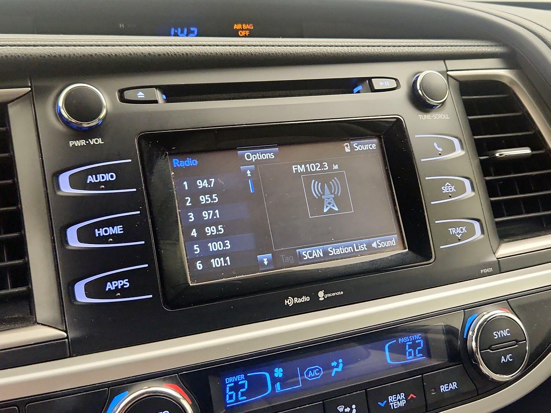 Thumbnail: 2014 Toyota Highlander - 15