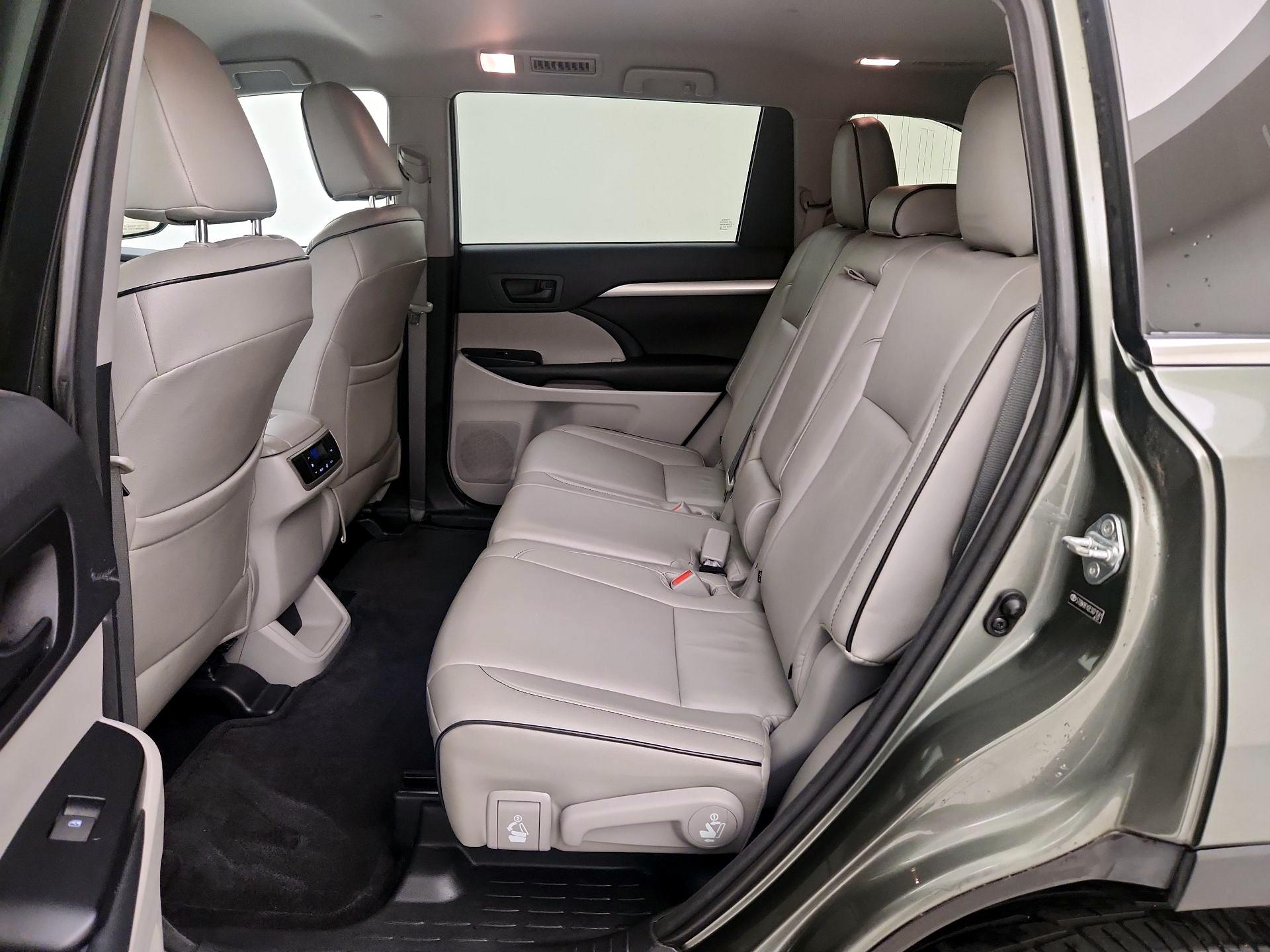 Thumbnail: 2014 Toyota Highlander - 19