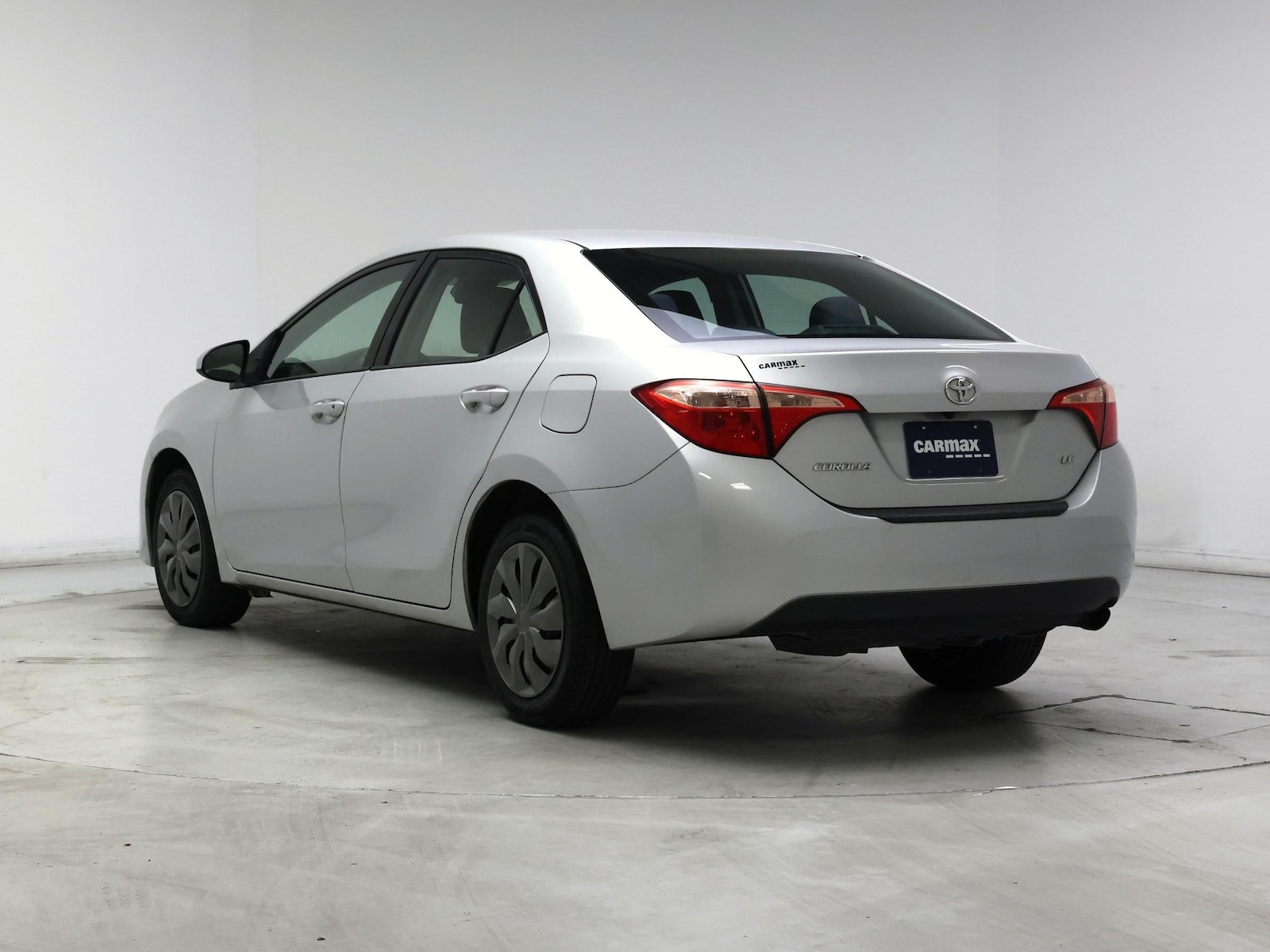 2017 Toyota Corolla LE - Photo 3