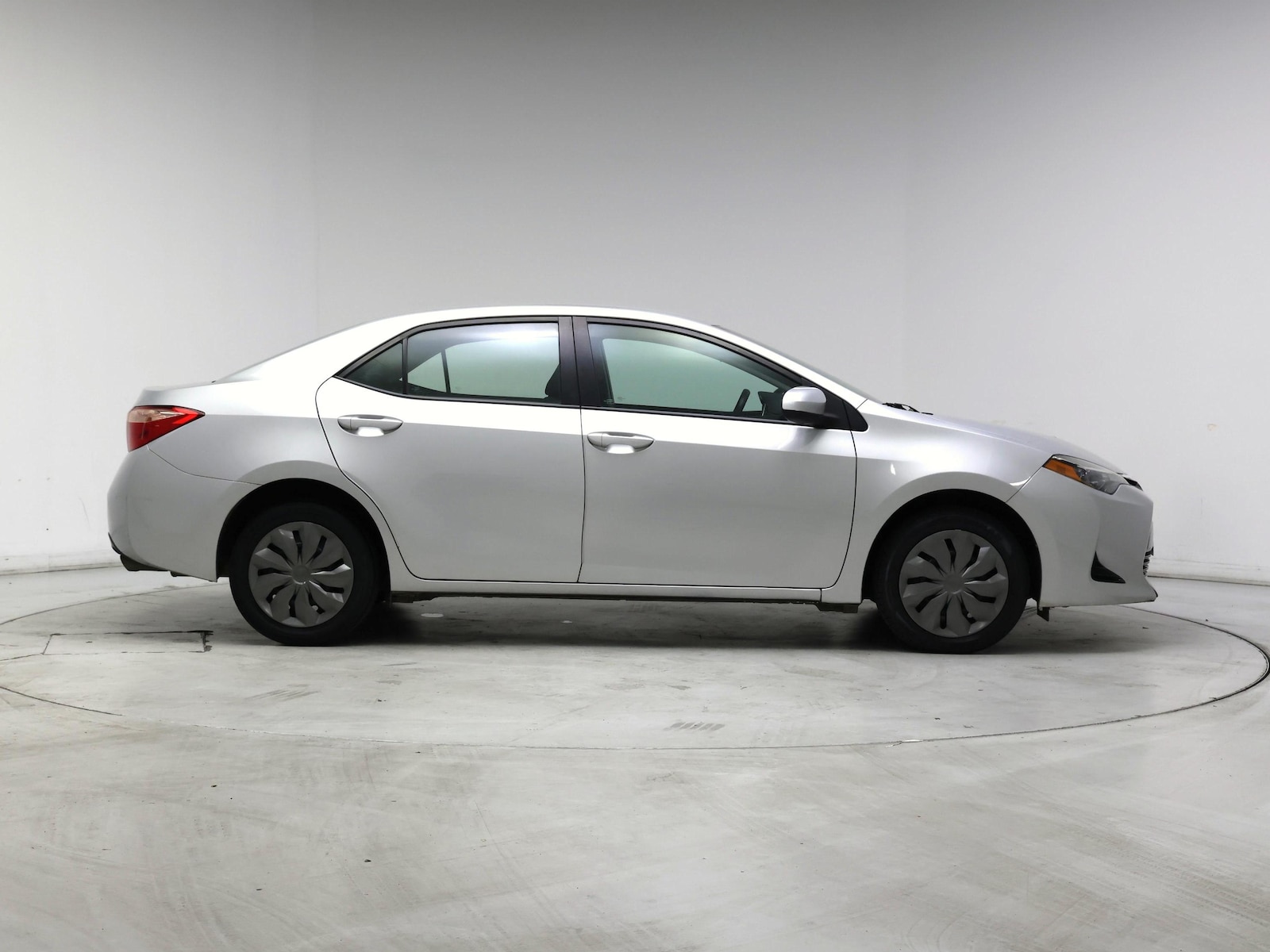 2017 Toyota Corolla LE - Photo 8