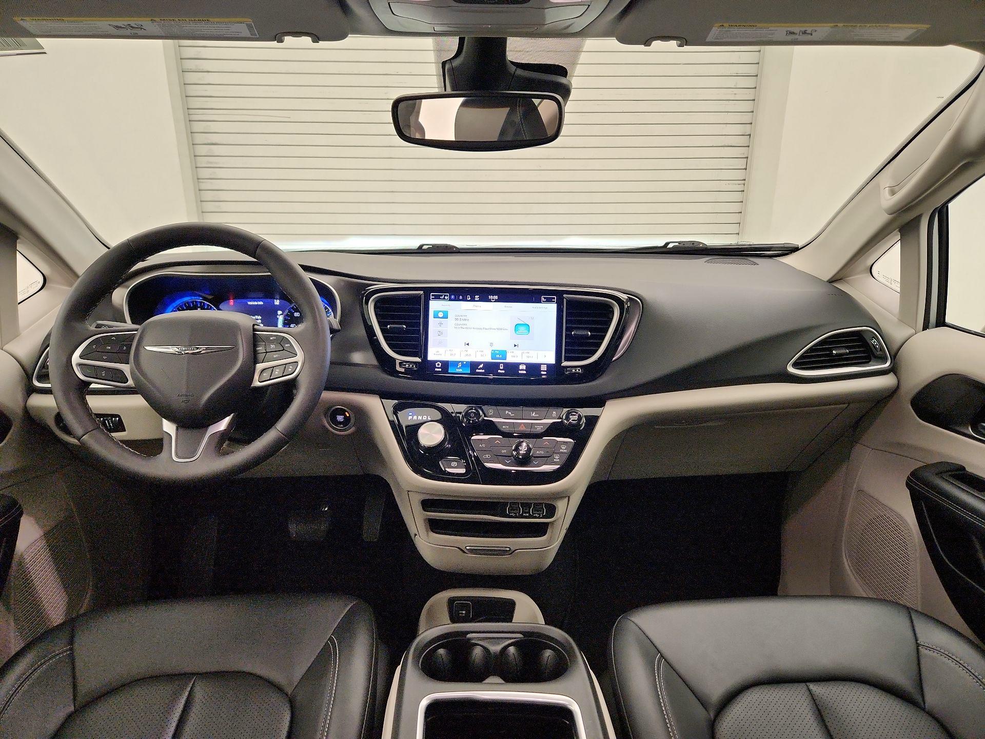 Thumbnail: 2024 Chrysler Pacifica - 9