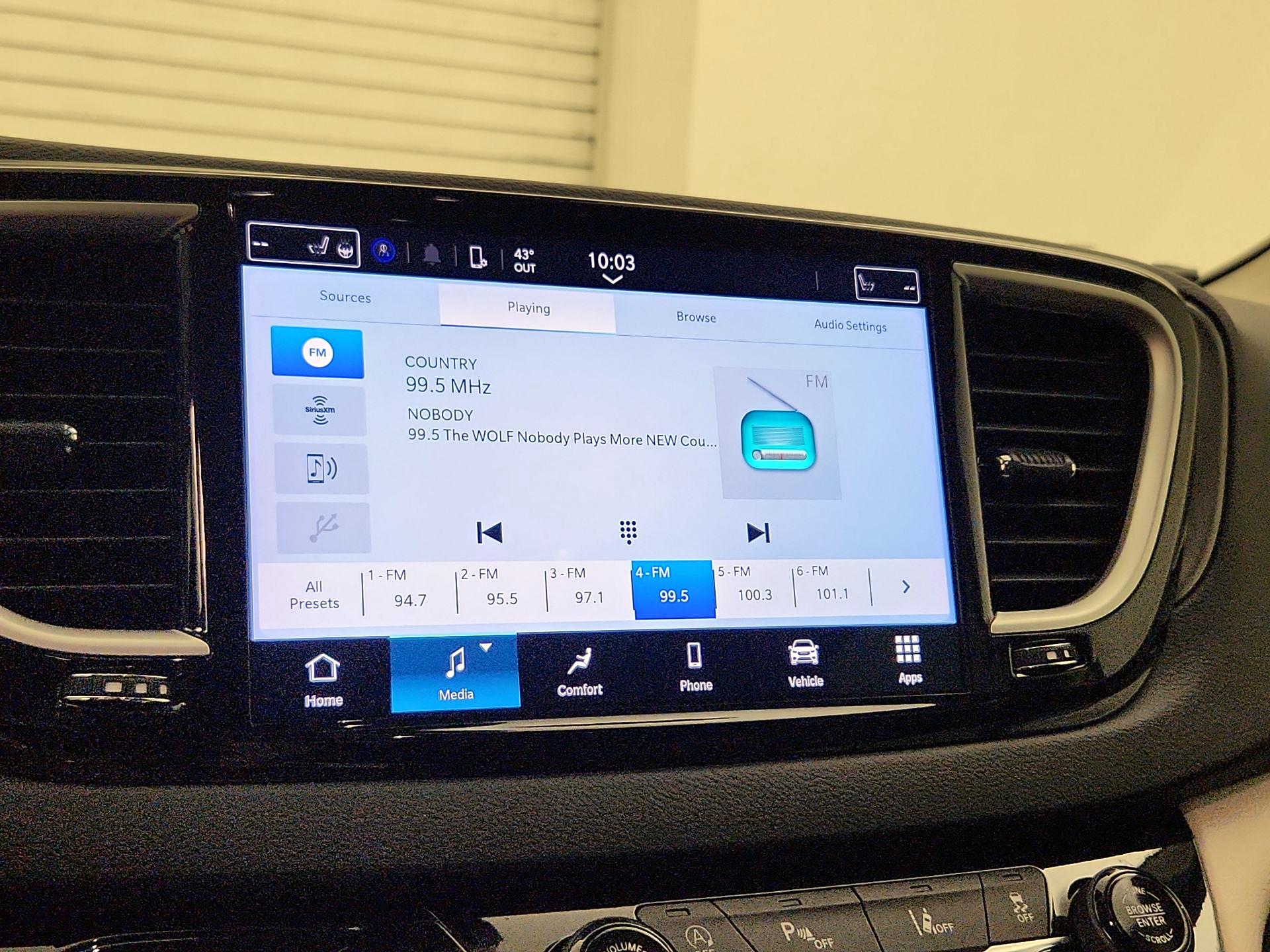 Thumbnail: 2024 Chrysler Pacifica - 15