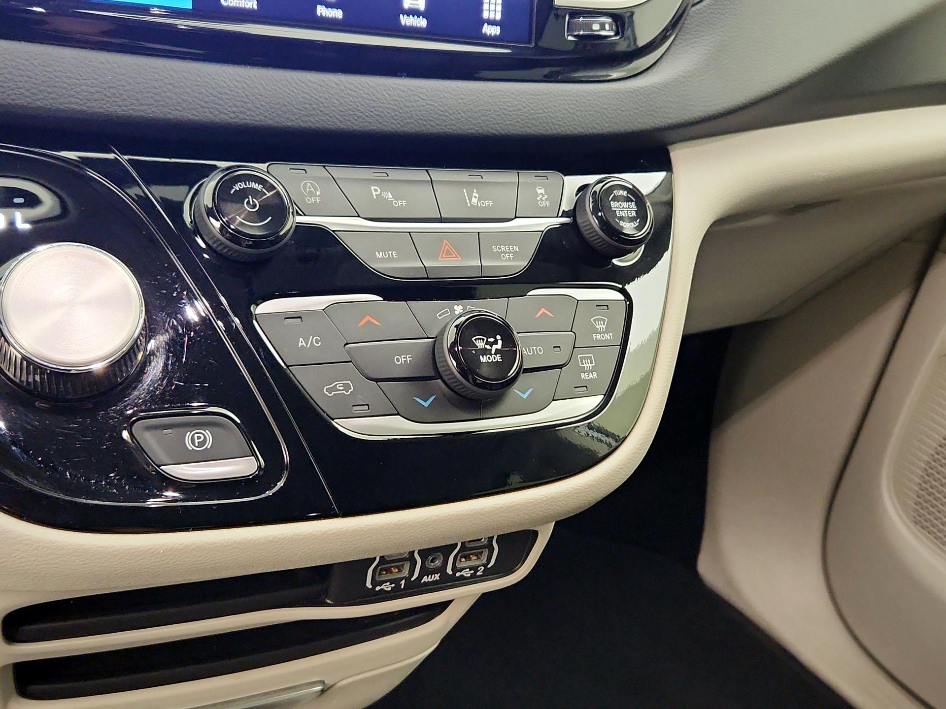 Thumbnail: 2024 Chrysler Pacifica - 16