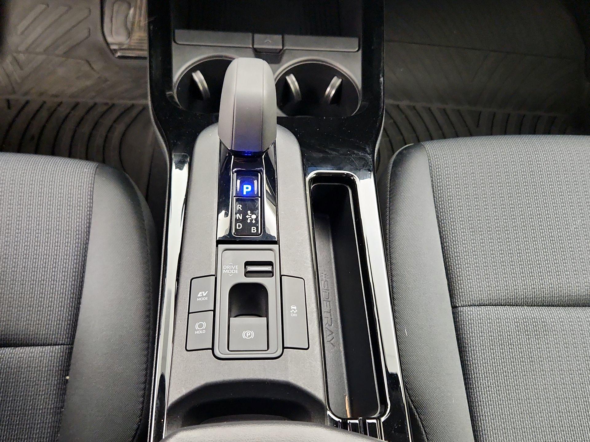 Thumbnail: 2023 Toyota Prius - 17