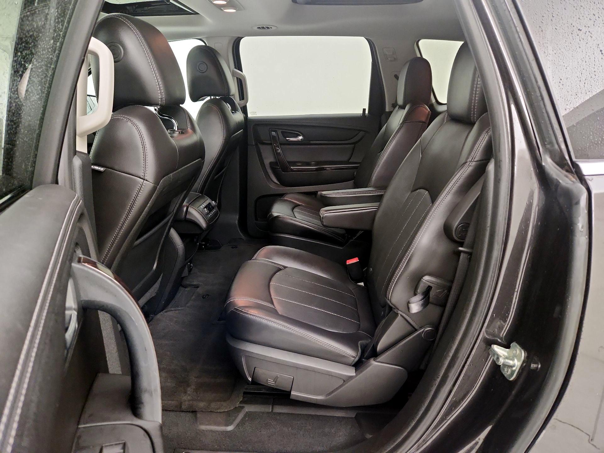 Thumbnail: 2017 Chevrolet Traverse - 20